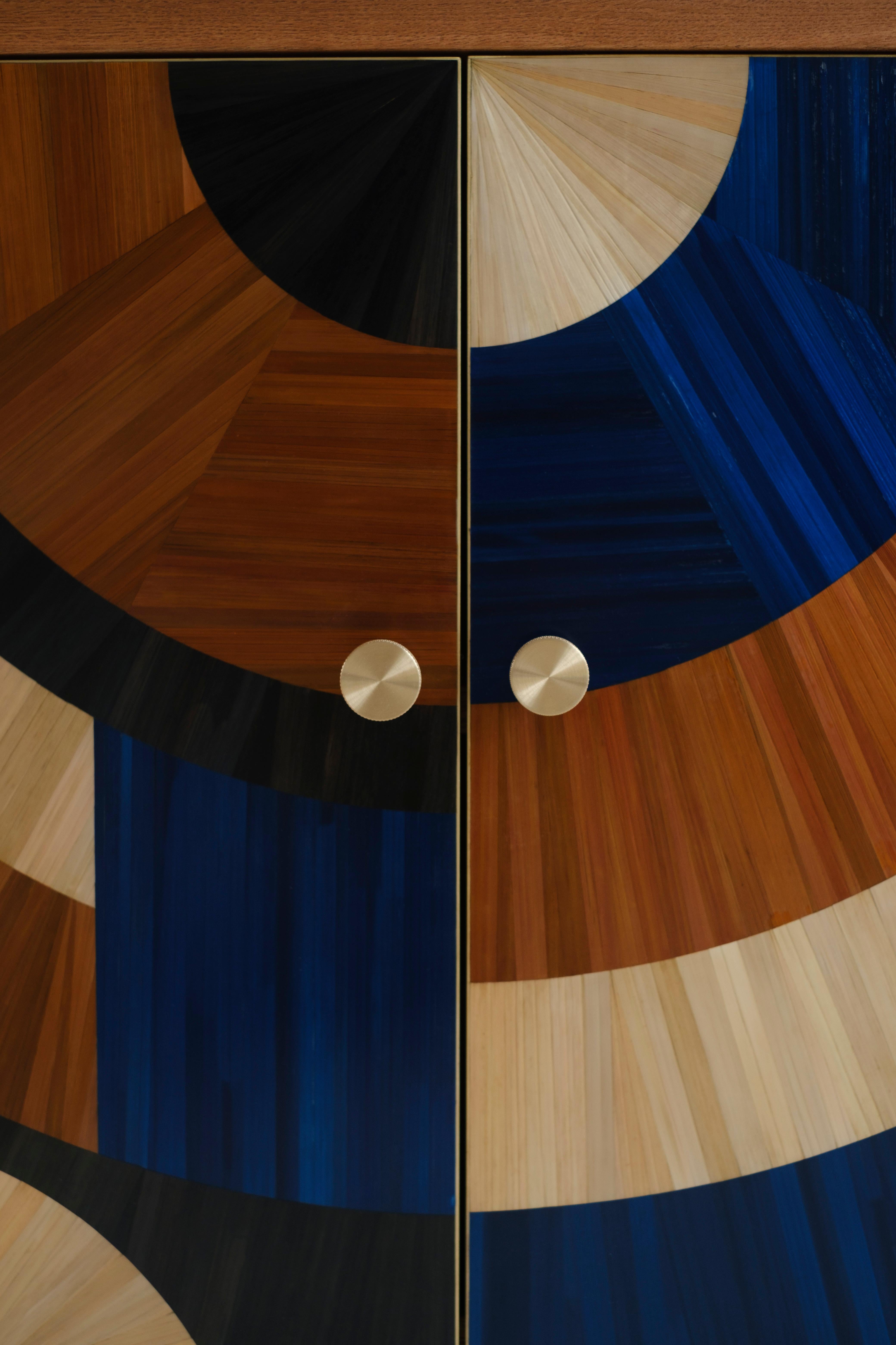 Solomia Stroh Intarsien Art Deco Wood Kabinett Terrakotta Blau Schwarz RUDA Studio (Art déco) im Angebot