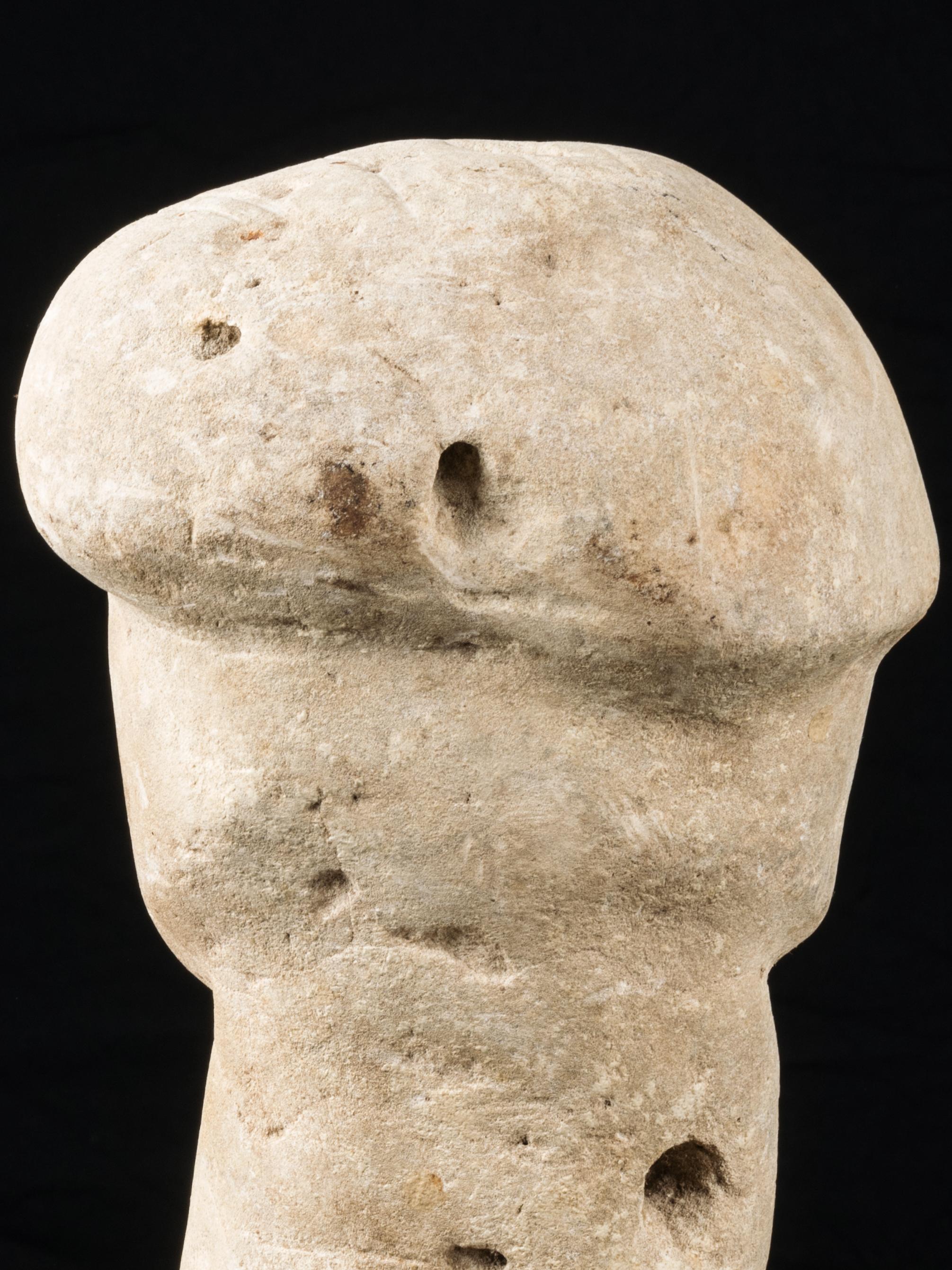 Ancestor-Kopf aus Korallenstein von Solomon Islands, geschnitzt (Handgeschnitzt) im Angebot