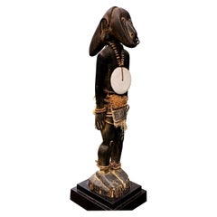 Figura "Duka" a testa conica intagliata a mano delle Isole Solomon Santa Cruz, anni '30