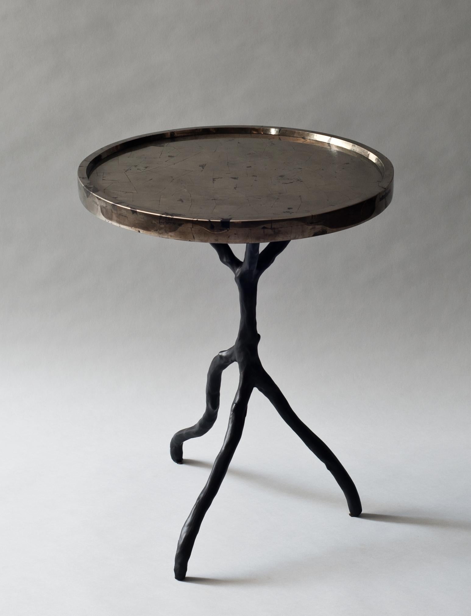 Solstice side table by DeMuro Das
Dimensions: 50 x H 64 cm
Materials: Pyrite (Golden) - Polished (Random)
Sculpted Noir
Dimensions and finishes can be customized
DeMuro Das is an international design firm and the aesthetic and cultural
