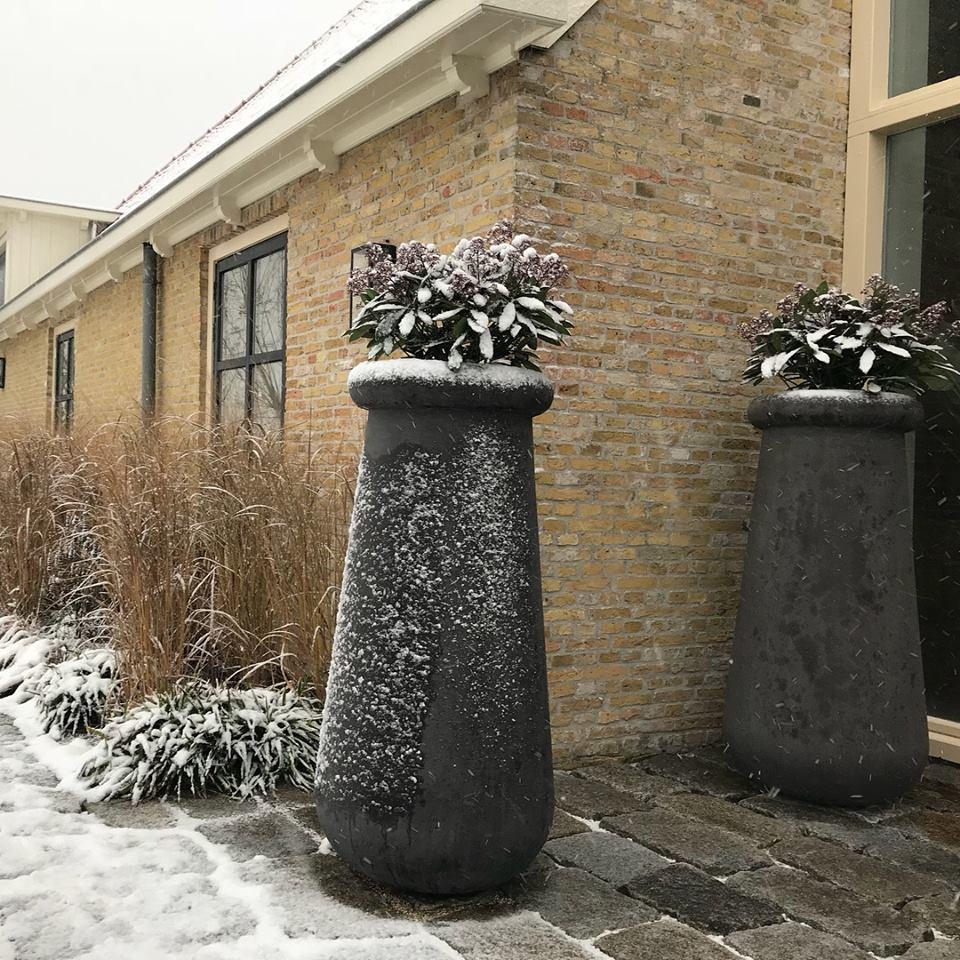 Soma Medium Black Stone Planter by Indigenus In New Condition For Sale In Geneve, CH