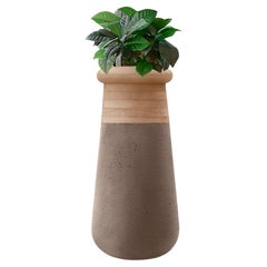 Soma Slim Natural Wood And Brown Stone Planter par Indigenus