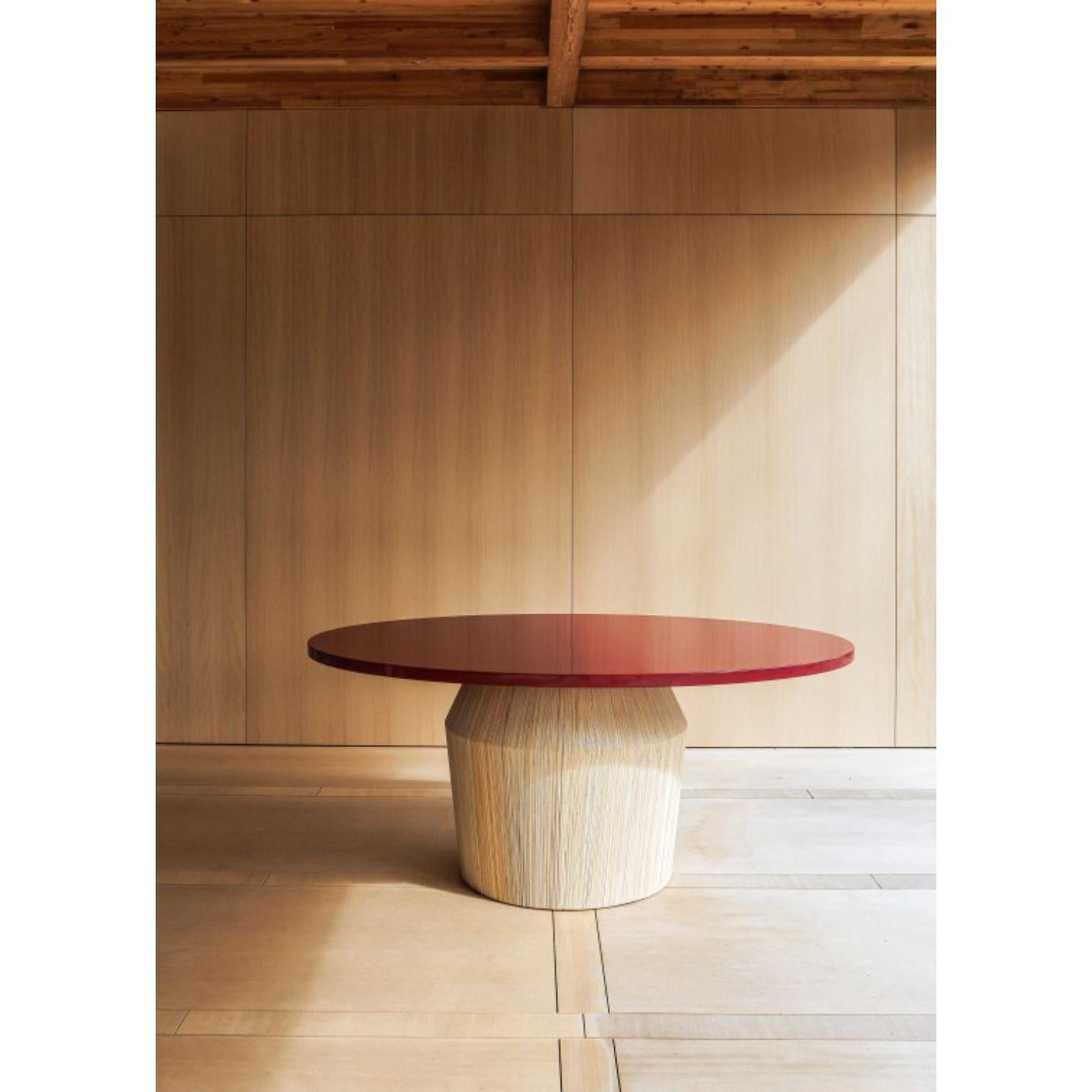 Table Soma de Mylene Niedzialkowski
Dimensions : D 180 x L 120 x H 80.
MATERIAL : Bois, rotin et acier.

Pièce maîtresse de notre précieuse collection Soma, Table est fabriquée à la main à partir de matériaux nobles et du savoir-faire associé. Cette