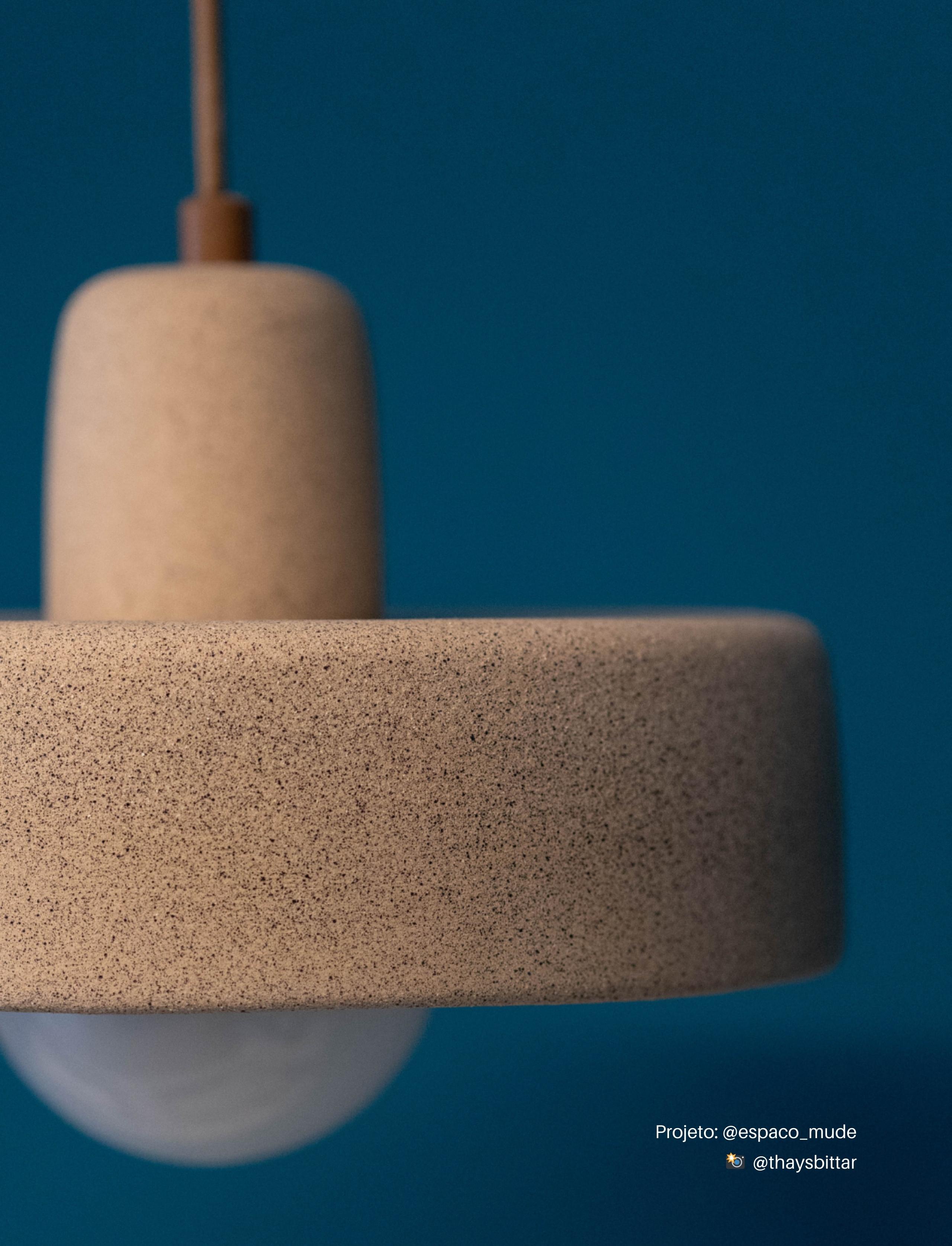 Sombreira pendant - sand with spots - Romaria Collection For Sale 7