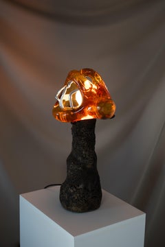 Somehow Honey Dreams of Fire, lampe à poser contemporaine 2026
