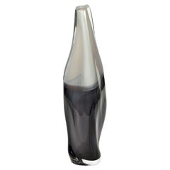Sommercalmo in Alabaster & Black, monochrome blown glass vase by Vic Bamforth