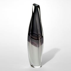 Sommercalmo in Black & Alabaster, vase monochrome en verre soufflé de Vic Bamforth