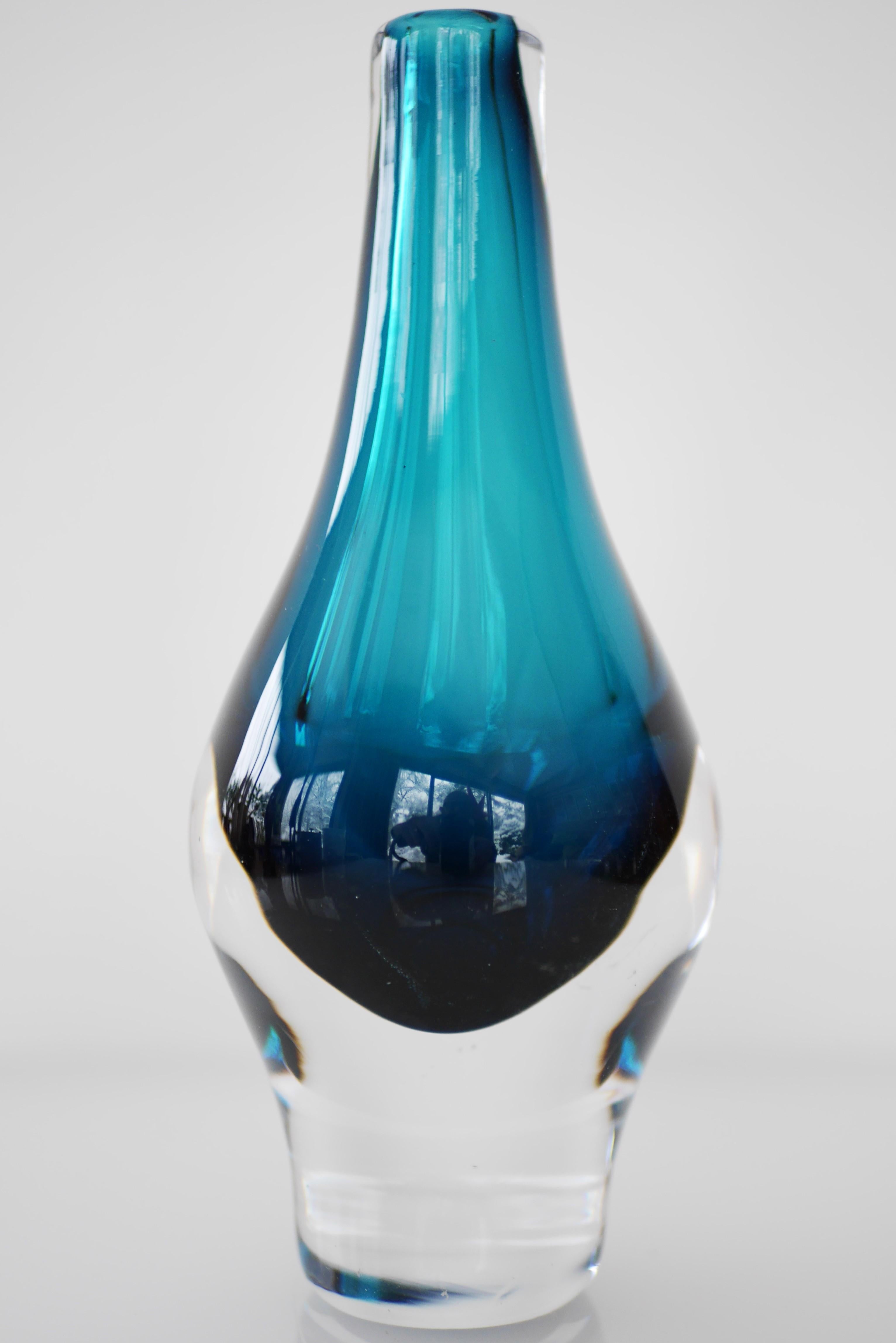 Vase miniature en cristal Sommerso fait et signé par Mona Morales en vente 1