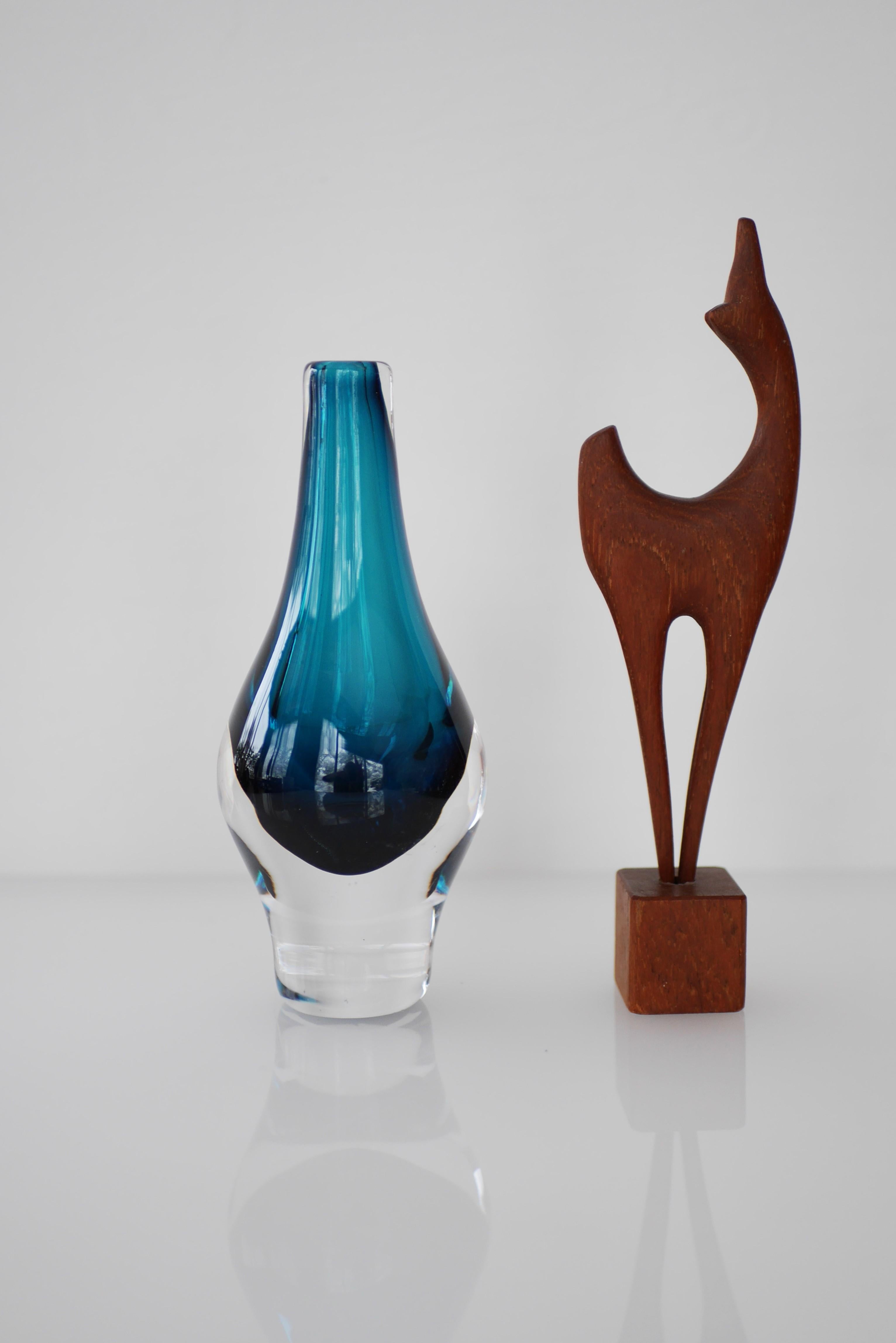 Miniature beschlagnahmte Vase aus Sommerso-Kristall, signiert von Mona Morales im Angebot 2