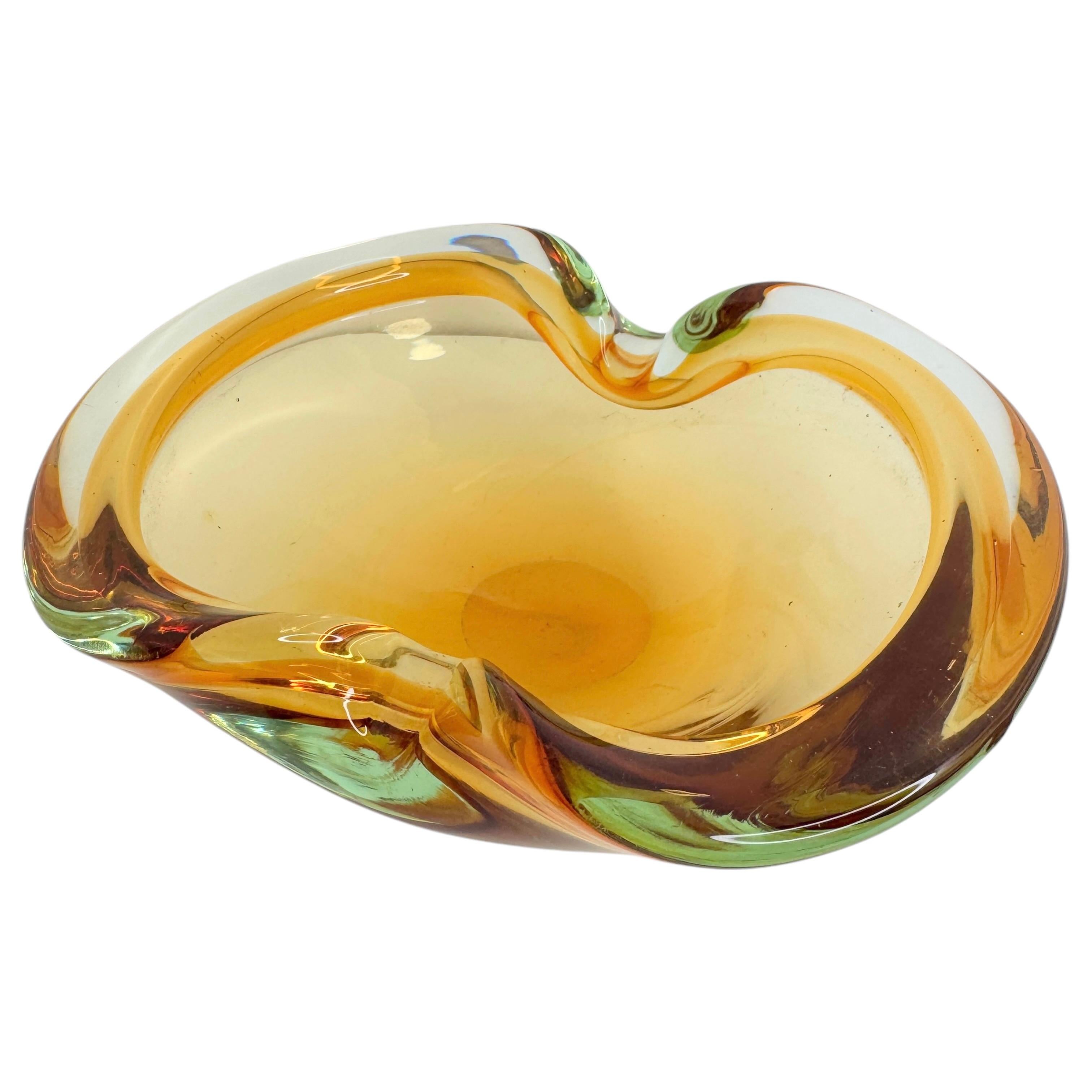 Mid-Century Modern Sommerso Amber & Clear Murano Art Glass Bowl or Cigar Astray 1970 Italie en vente