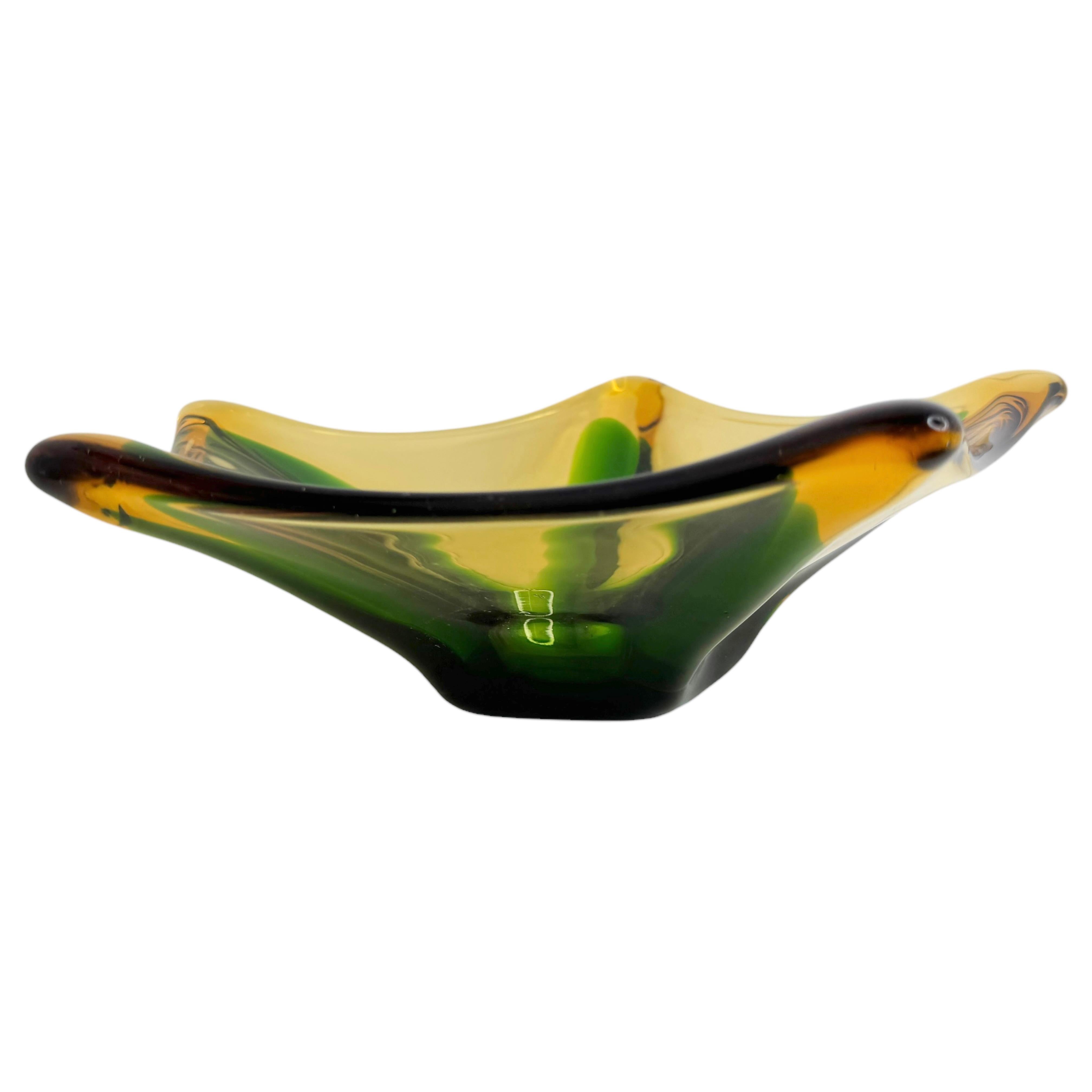 Frutero de Murano Sommerso Ámbar y Verde 1970 Italia Vidrio artístico en venta