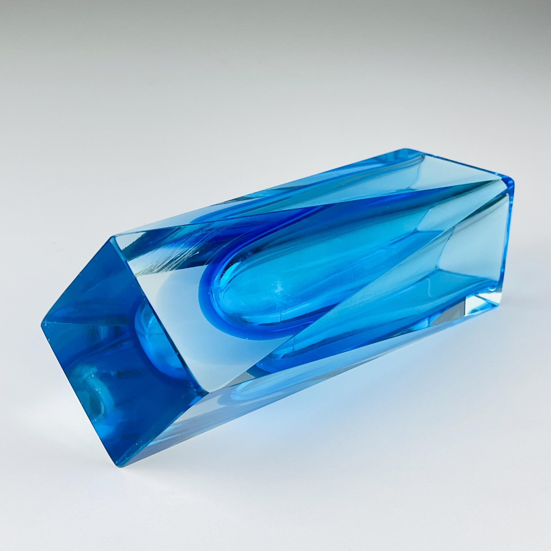 Sommerso blue murano glass vase style Flavio Poli, Italy 1970s For Sale 3