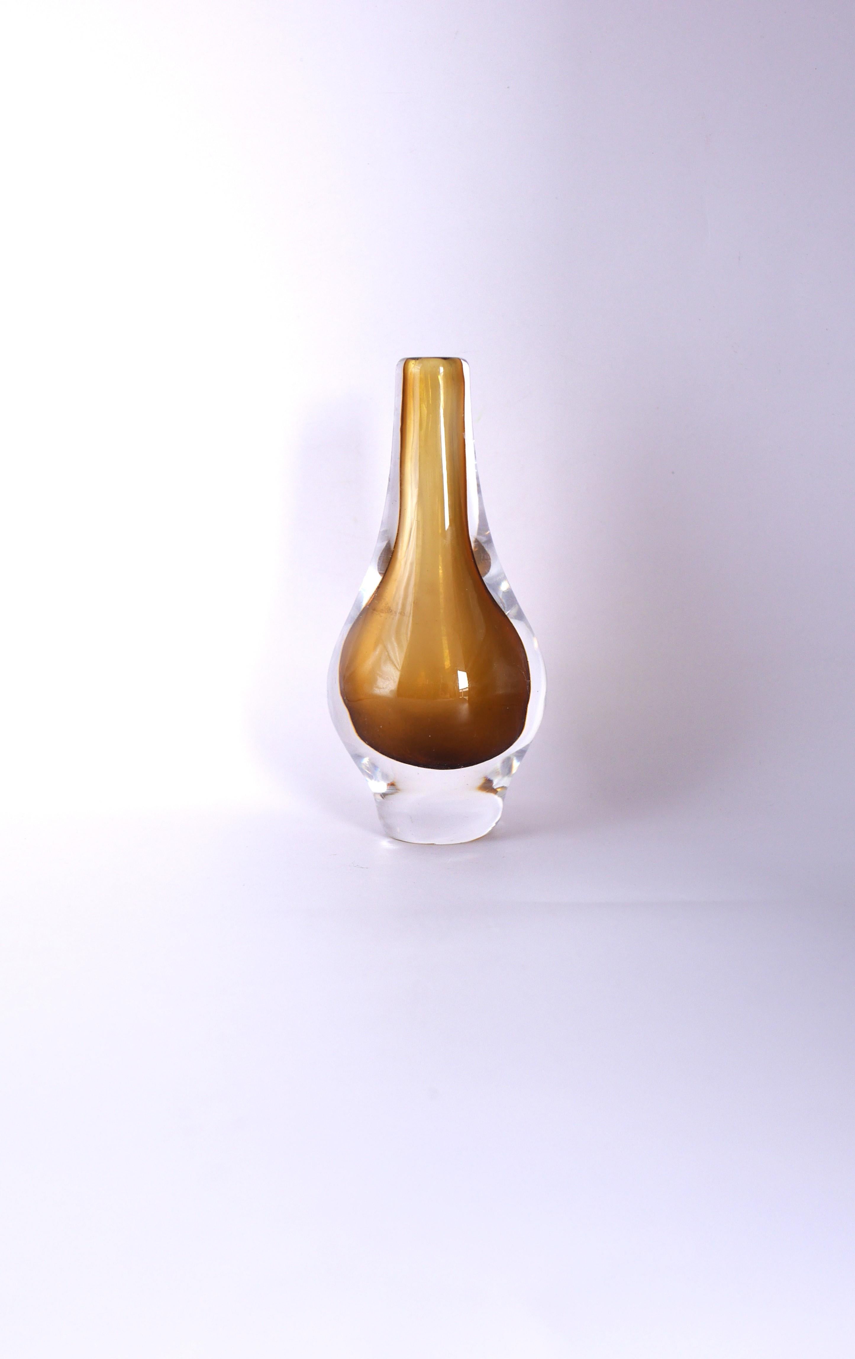 Milieu du XXe siècle Vase miniature en cristal Sommerso fait et signé par Mona Morales en vente