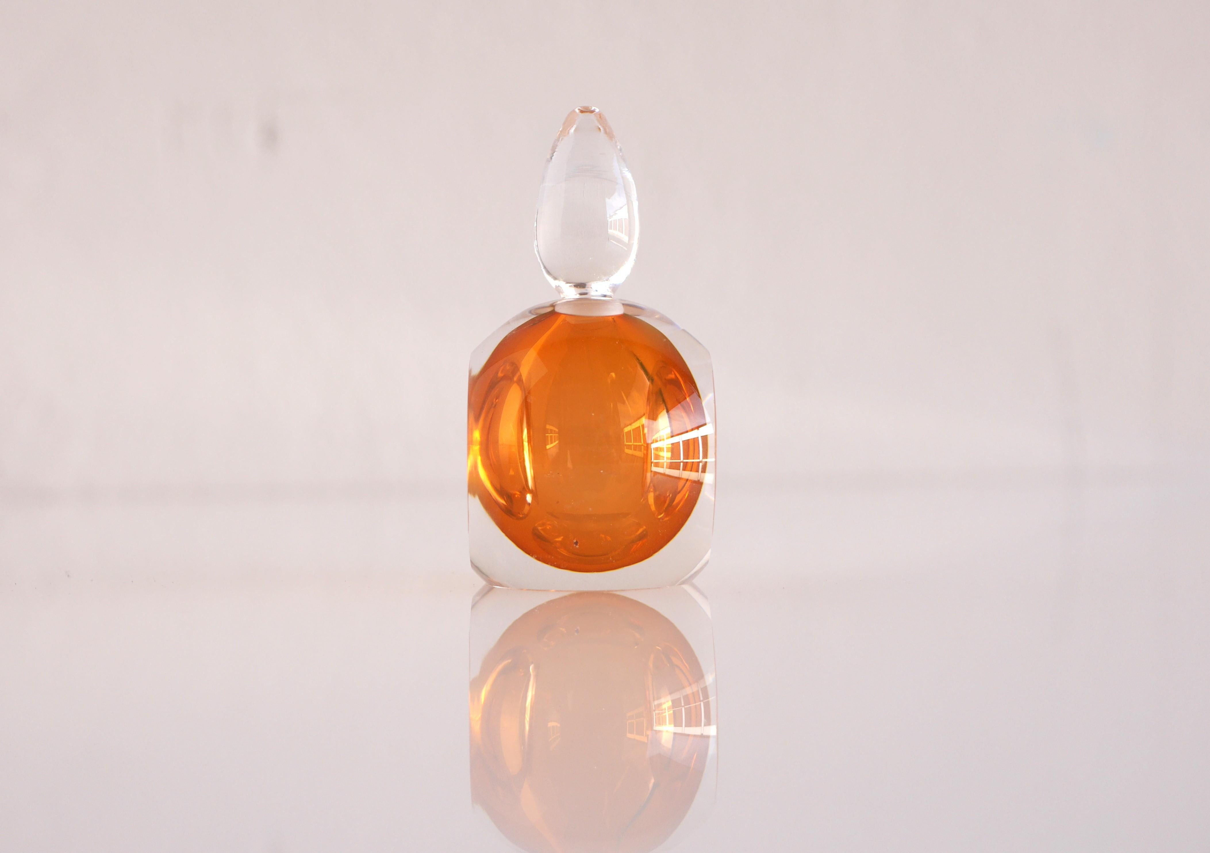 Sommerso crystal 'Ventana' perfume flacon made and signed by Mona Morales, Kosta 3