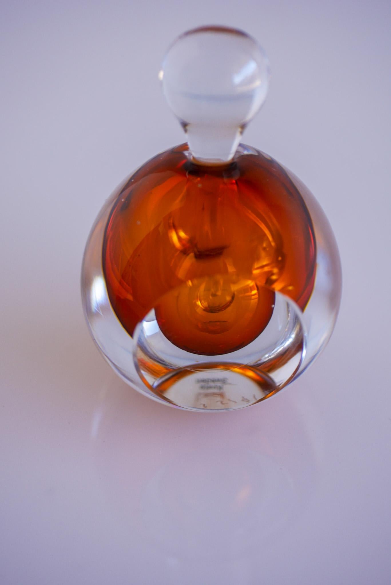 Sommerso-Parfümflasche „Ventana“ aus Kristall von Sommerso, hergestellt und signiert von Mona Morales, Kosta im Angebot 6