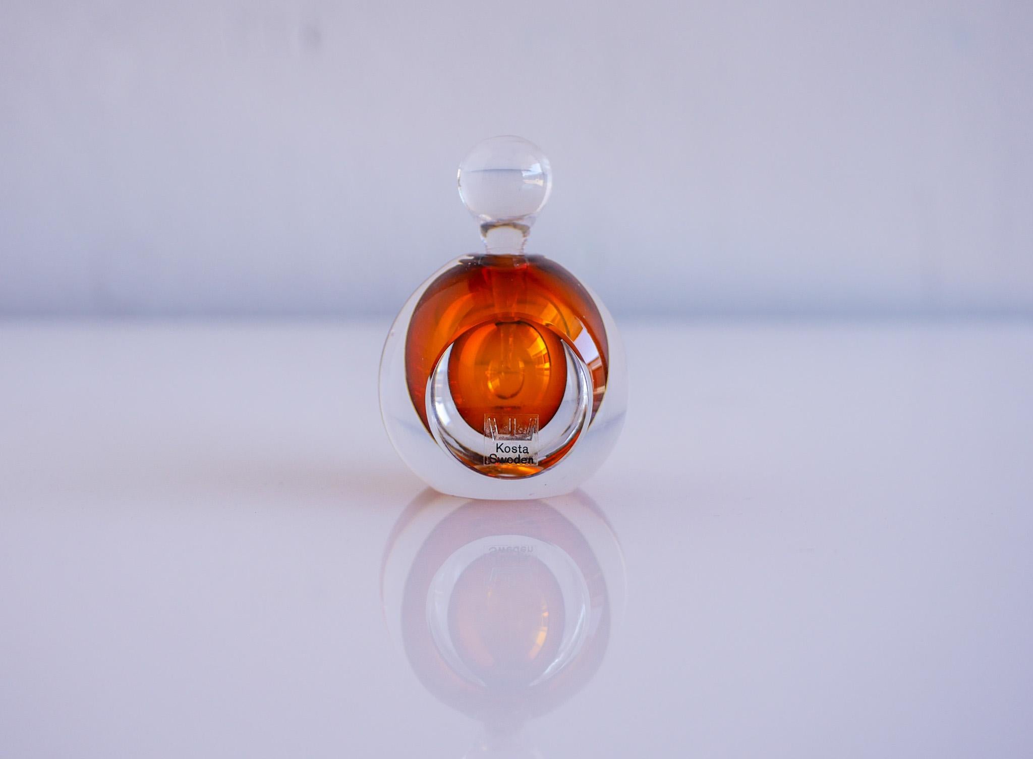 Sommerso-Parfümflasche „Ventana“ aus Kristall von Sommerso, hergestellt und signiert von Mona Morales, Kosta im Angebot 7