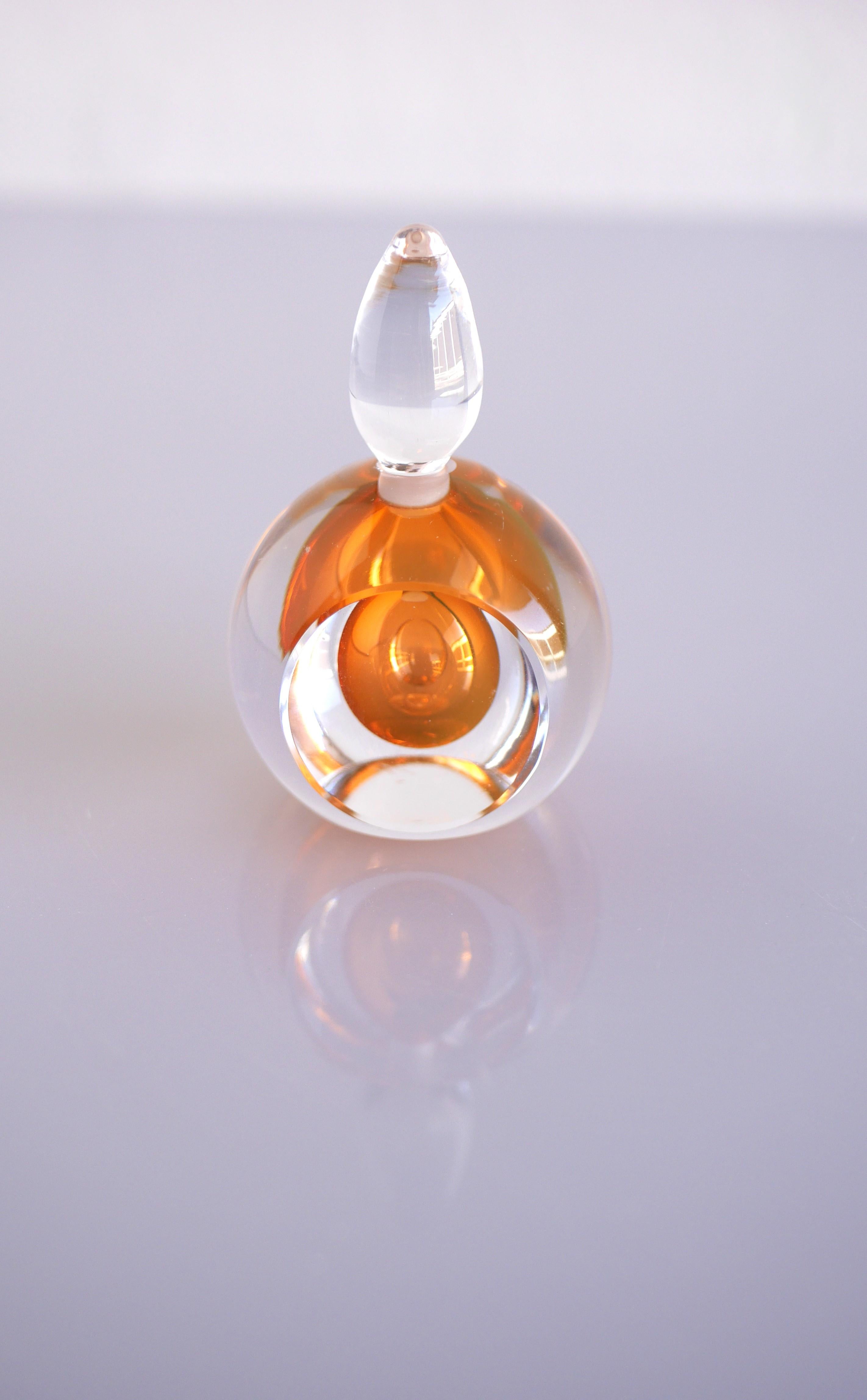 Mid-Century Modern Sommerso crystal 'Ventana' perfume flacon made and signed by Mona Morales, Kosta