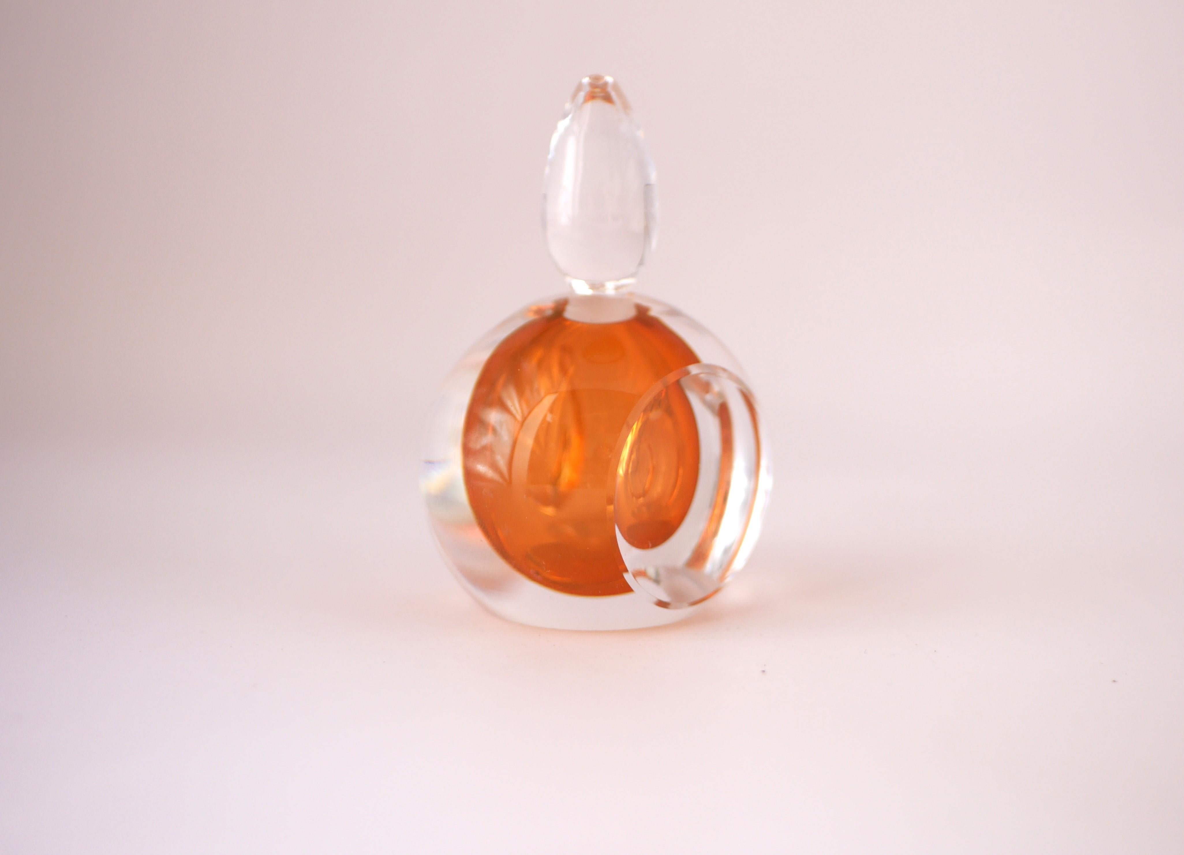Sommerso crystal 'Ventana' perfume flacon made and signed by Mona Morales, Kosta In Good Condition In Skarpnäck, SE