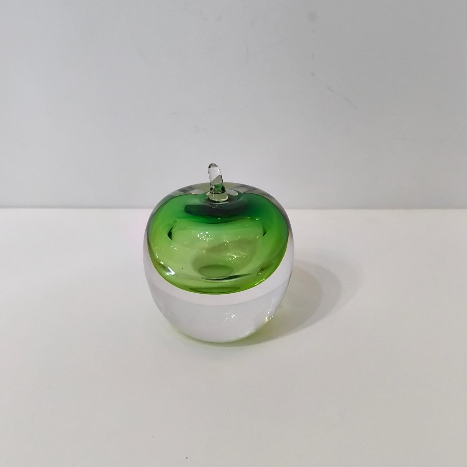 Manzana de cristal Sommerso de Hanne Dreutler y Arthur Zirnsack para Studio Åhus finales del siglo XX en venta