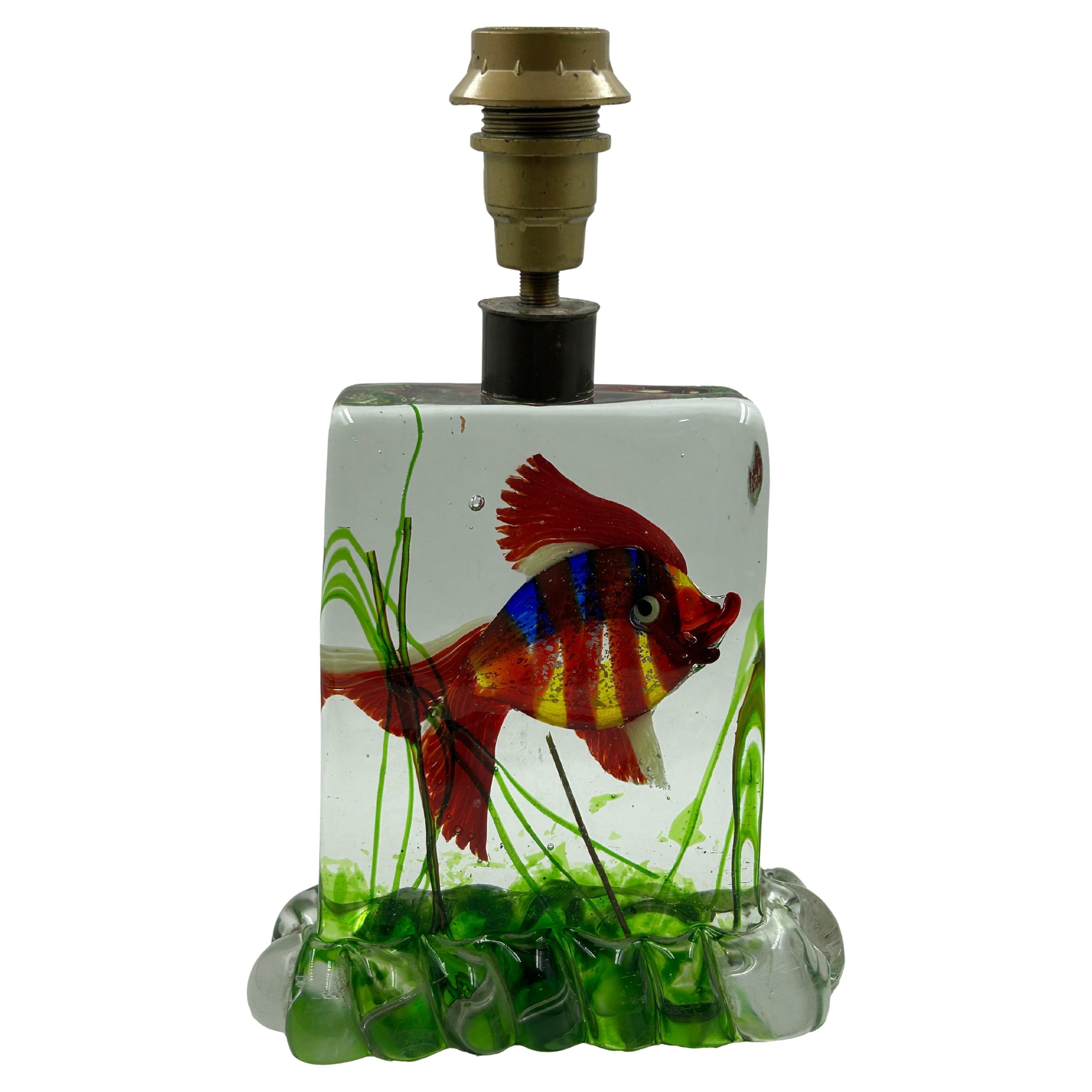 Sommerso Glass Lamp with Fish “Aquarium” by Alfredo Barbini, Murano, Italy en vente