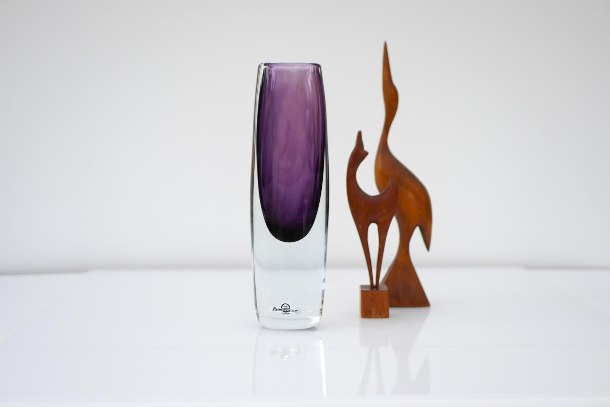 Vaso Sommerso in vetro viola di Gunnar Nylund per Strömbergshyttan, Svezia in vendita 3