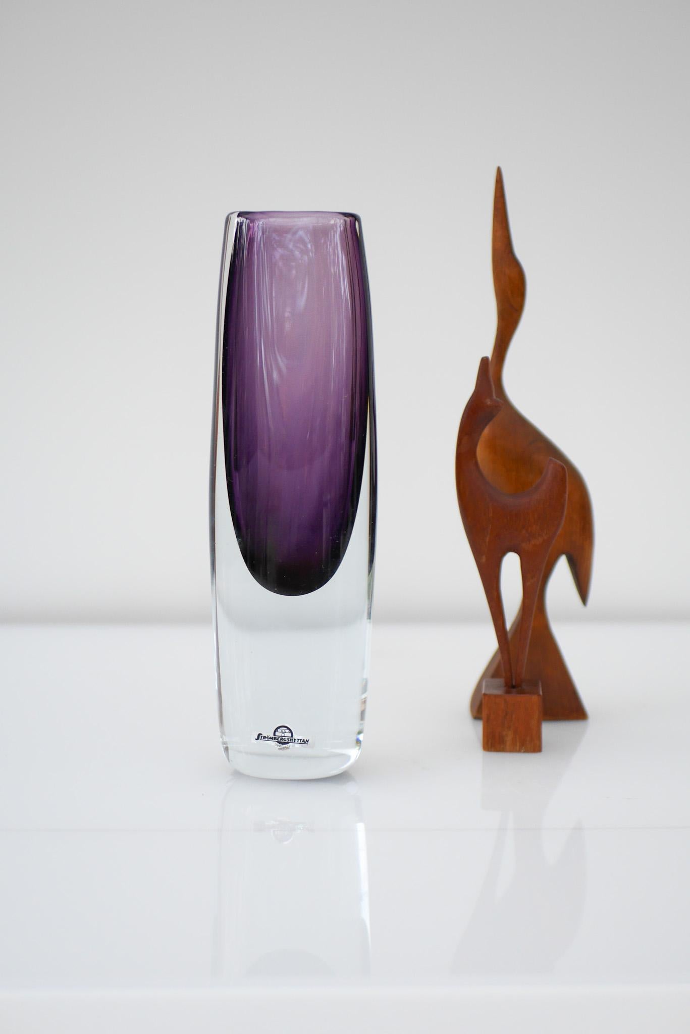 Vaso Sommerso in vetro viola di Gunnar Nylund per Strömbergshyttan, Svezia In condizioni buone in vendita a Skarpnäck, SE