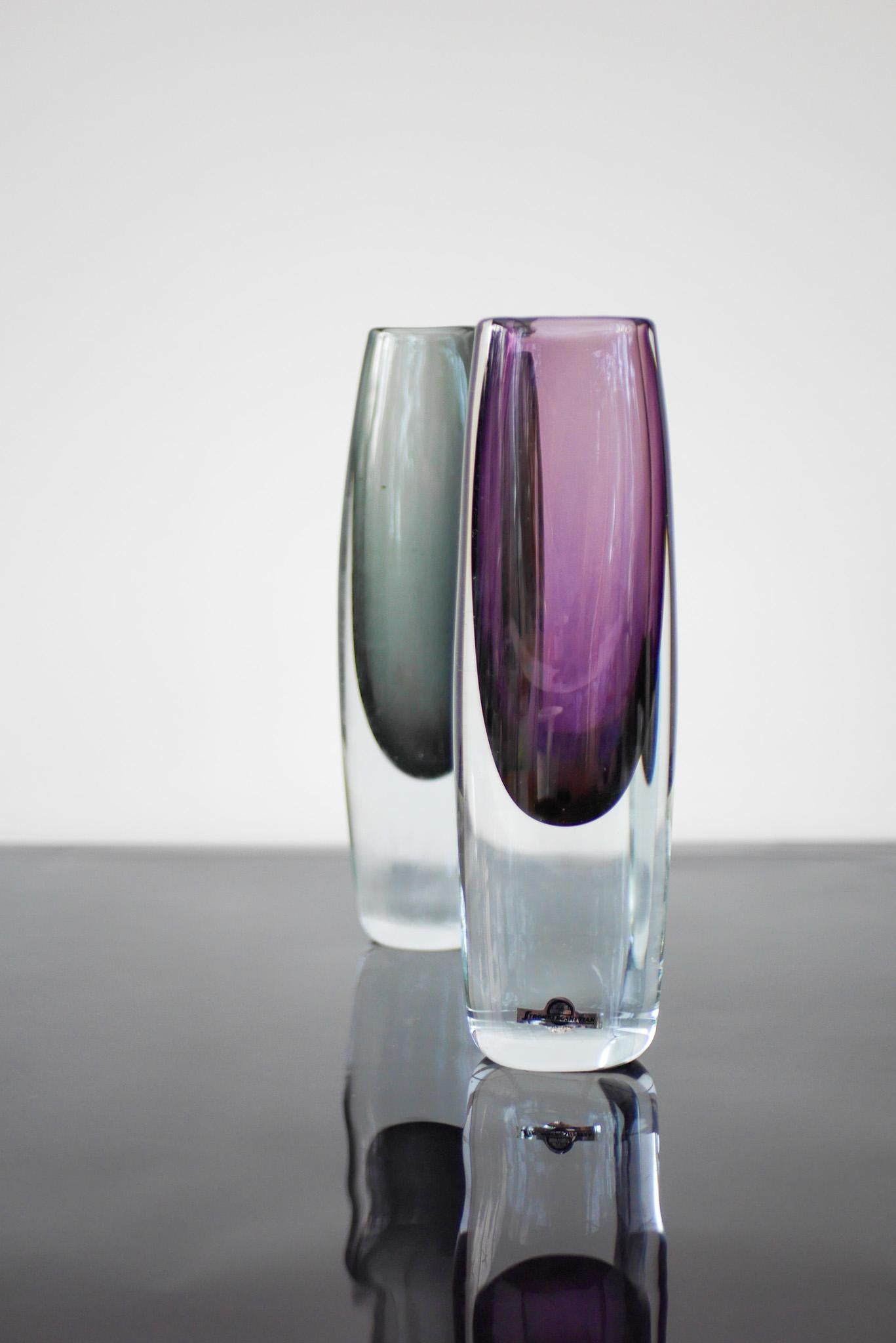 Vetro Vaso Sommerso in vetro viola di Gunnar Nylund per Strömbergshyttan, Svezia in vendita