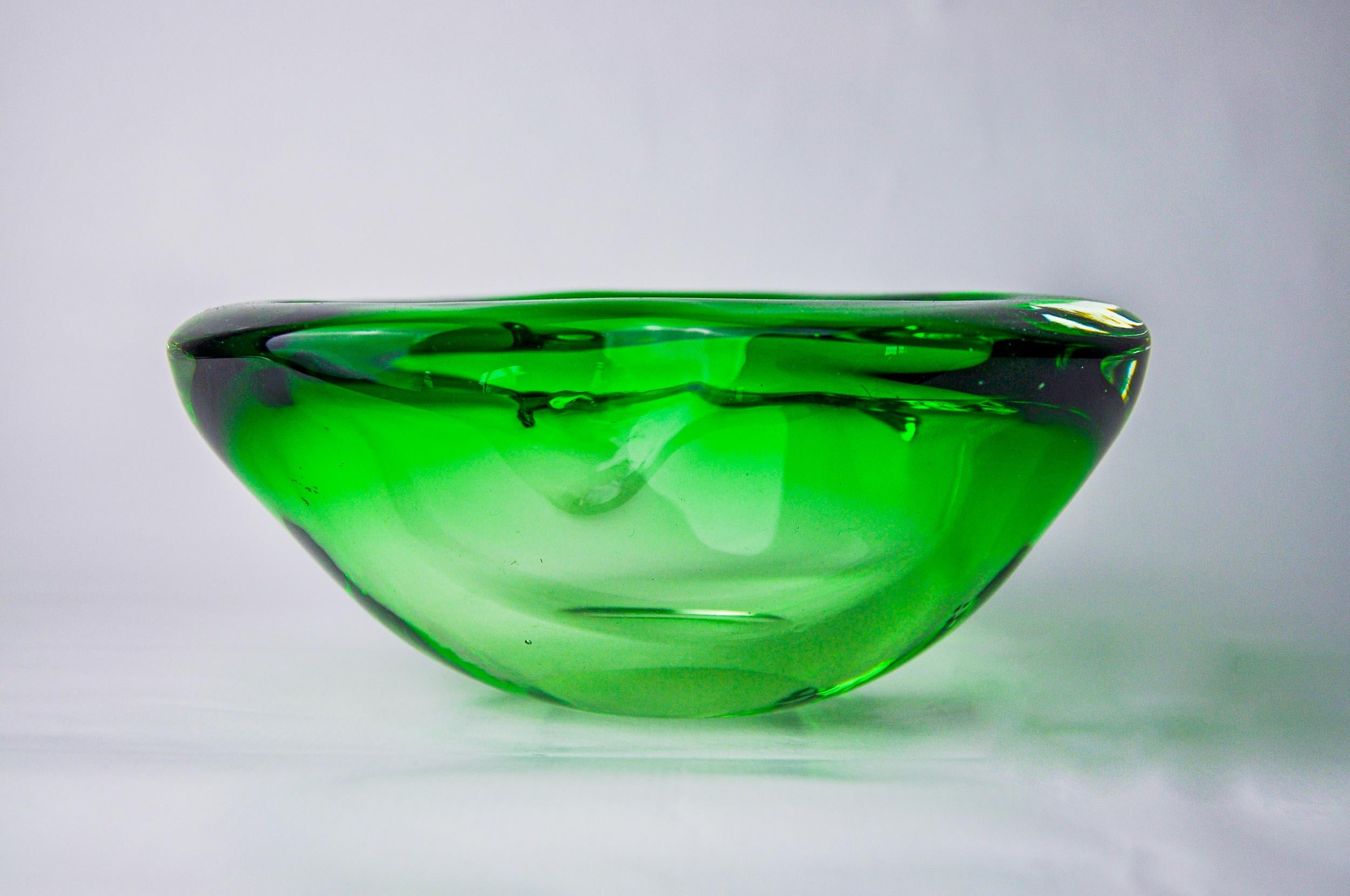 Italiano Posacenere verde Sommerso di Seguso, vetro di Murano, Italia, 1970 in vendita