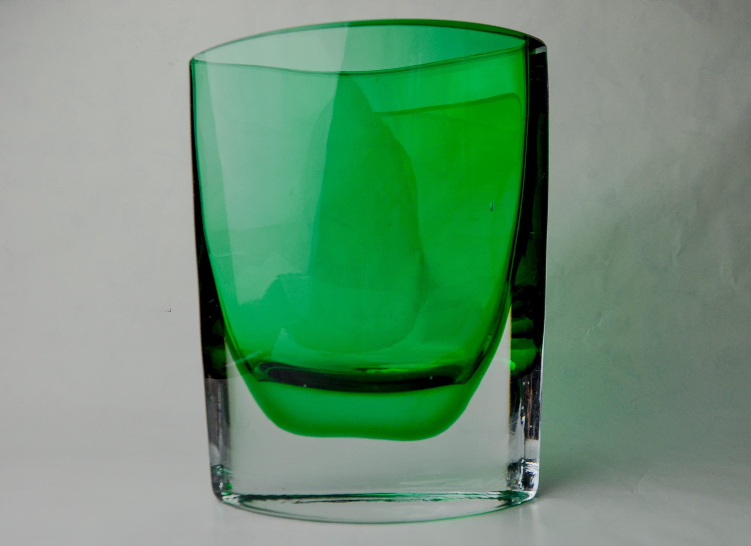 Sommerso grüne vase von seguros, murano glas, italien, 1980 (Hollywood Regency) im Angebot