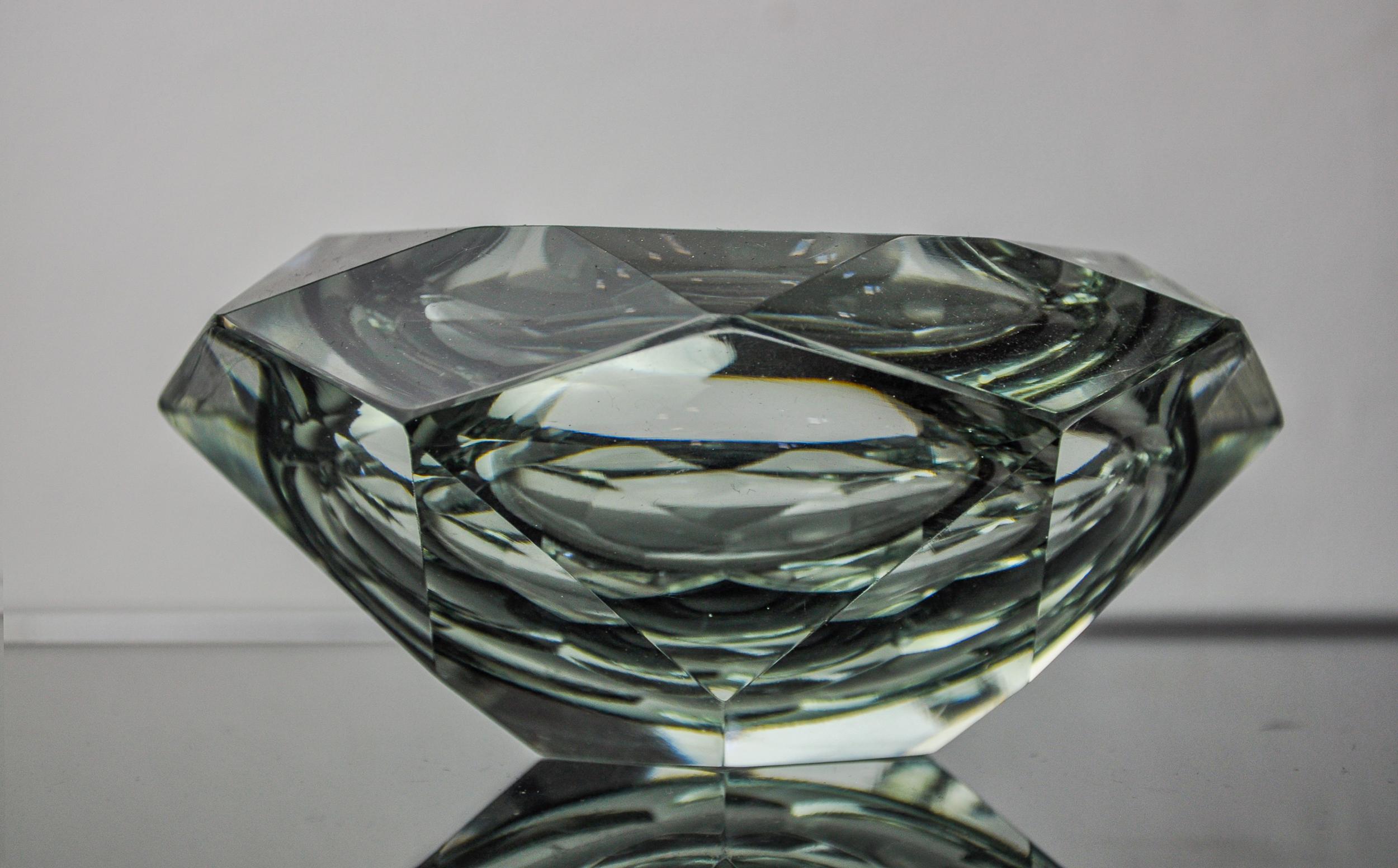 Cenicero gris Sommerso de Seguso, cristal facetado, Murano, Italia, 1970 Italiano en venta