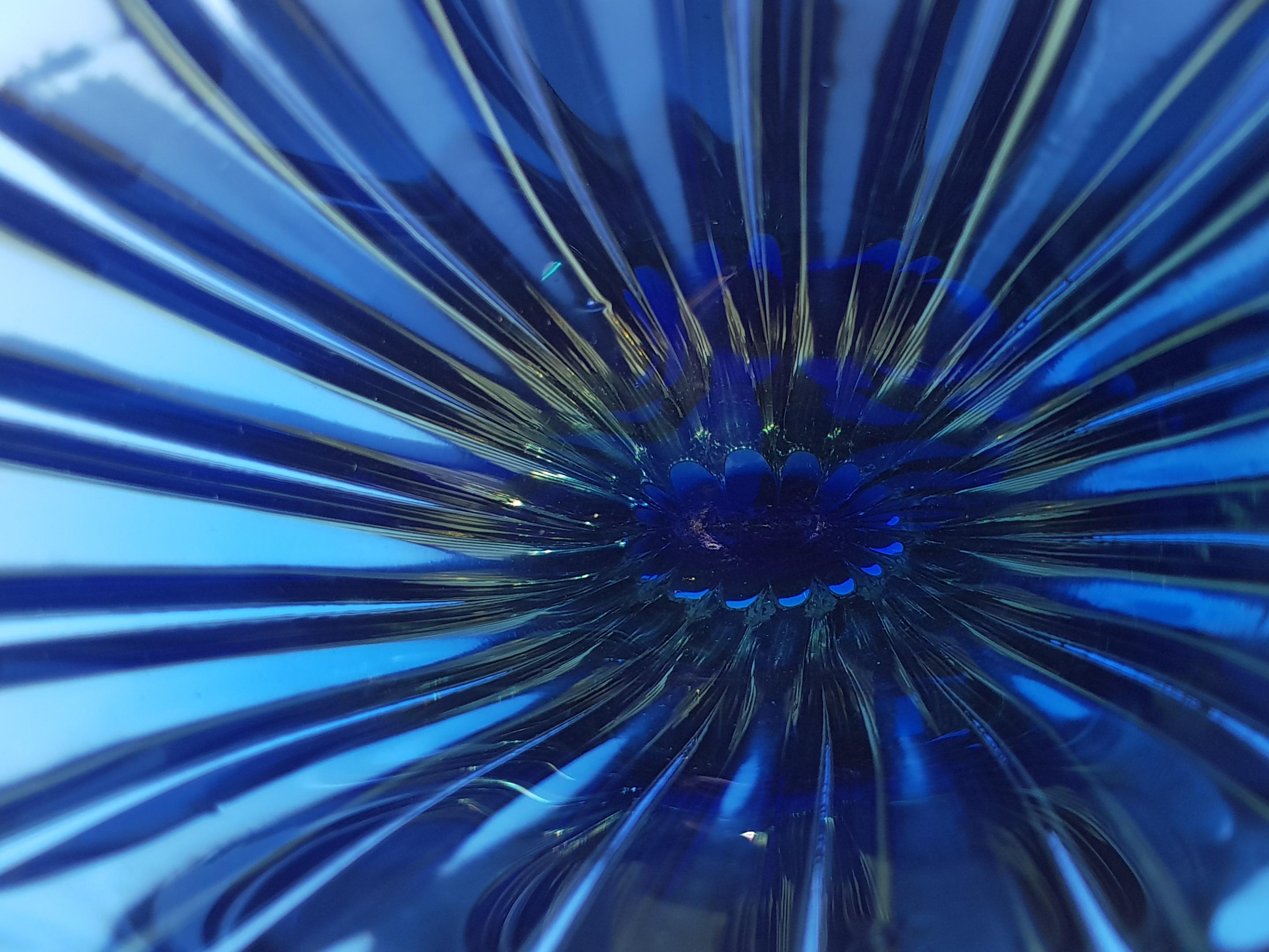 Sommerso Murano Kunstglas Vase Flavio Poli Seguso Gerippt Blau Gold Geformt im Angebot 12