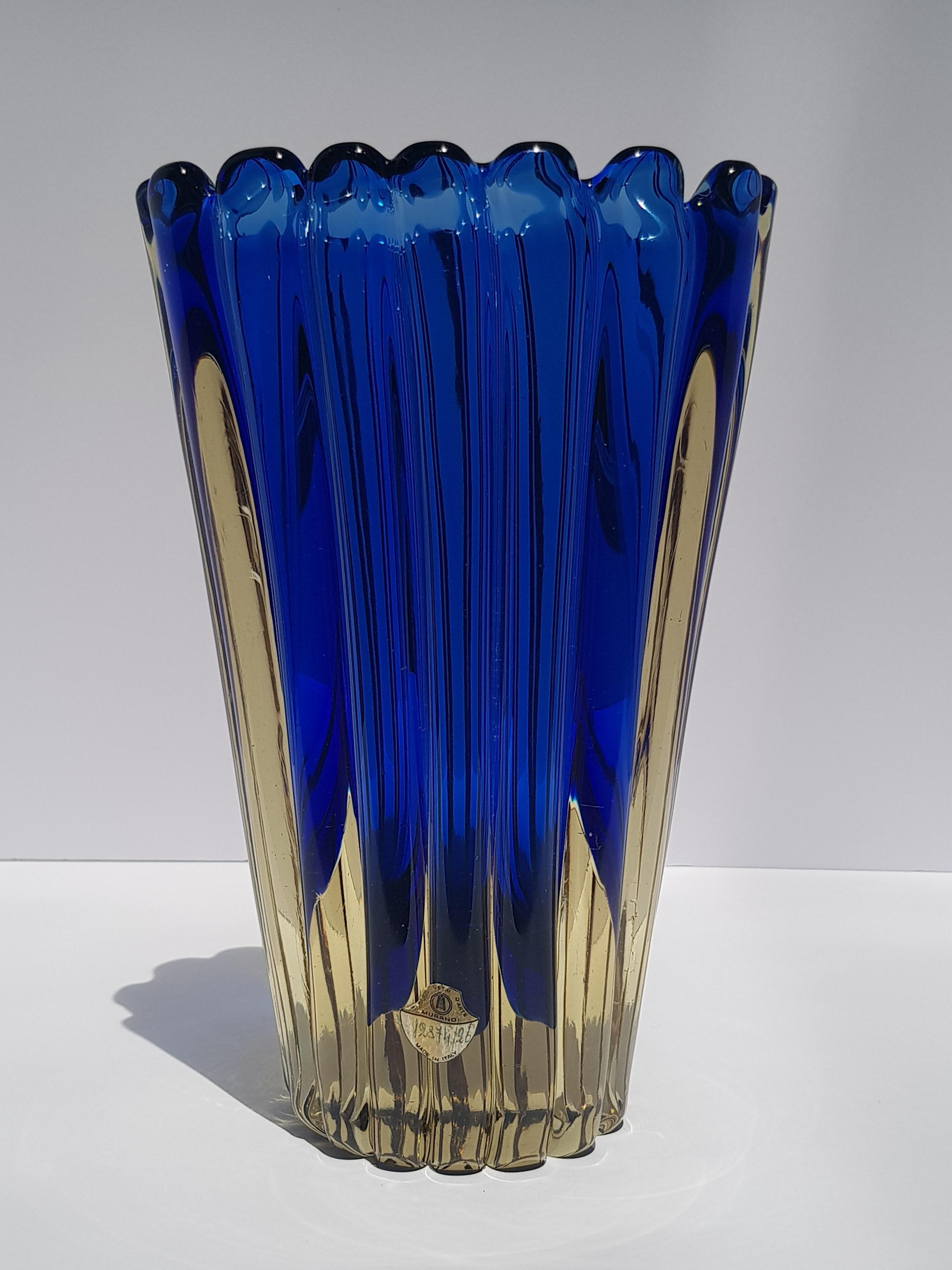 Sommerso Murano Kunstglas Vase Flavio Poli Seguso Gerippt Blau Gold Geformt (Moderne der Mitte des Jahrhunderts) im Angebot