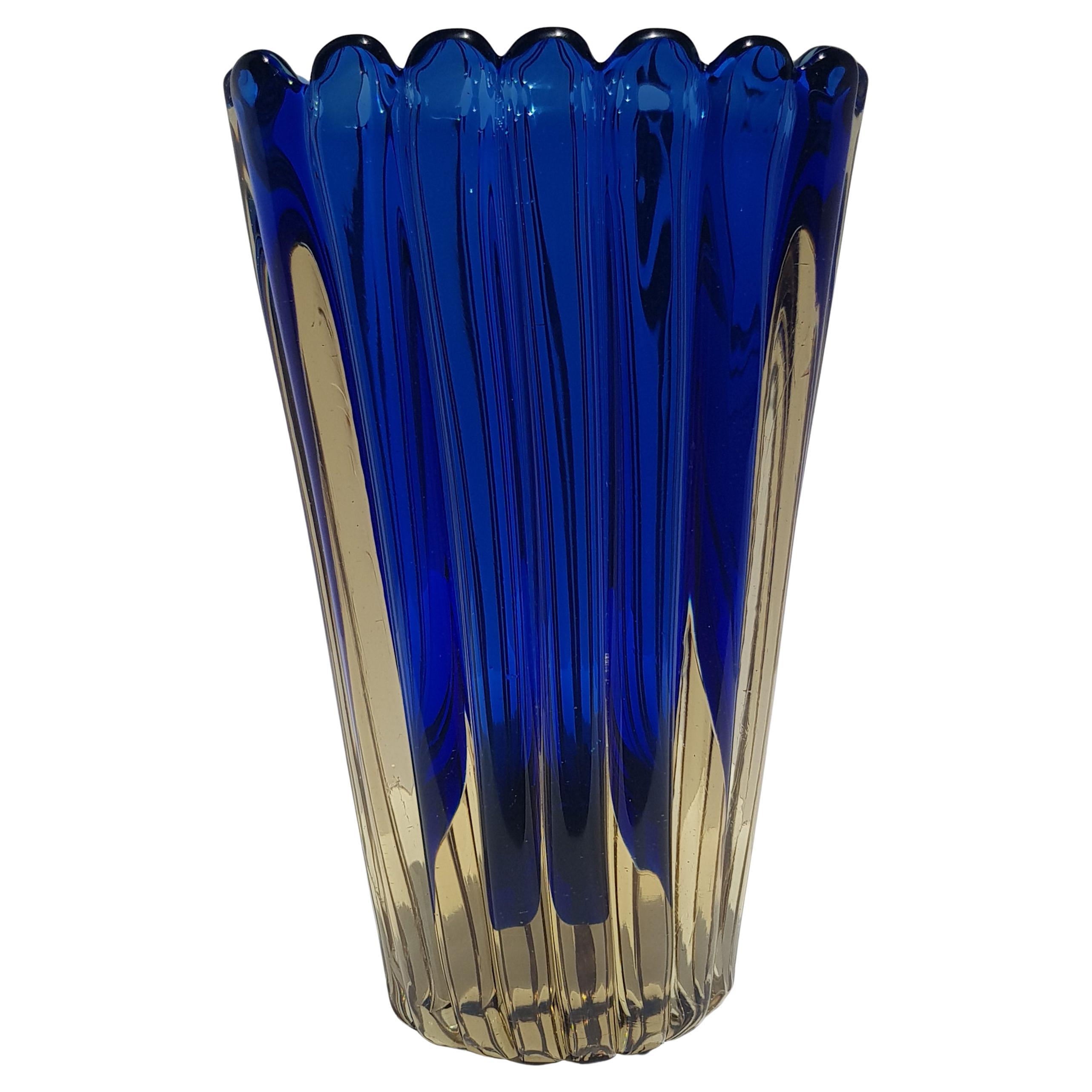 Sommerso Murano Kunstglas Vase Flavio Poli Seguso Gerippt Blau Gold Geformt im Angebot