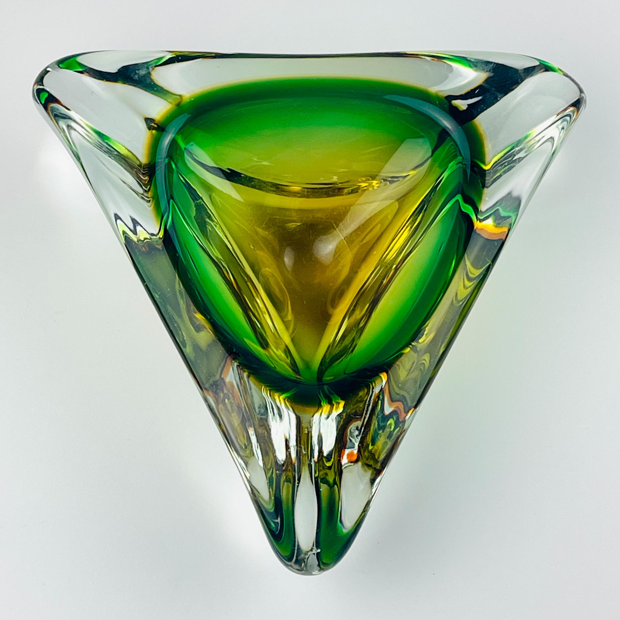 Sommerso Murano-Glas-Aschenbecher von Arte Nuova, Italien, 1960er Jahre im Angebot 4