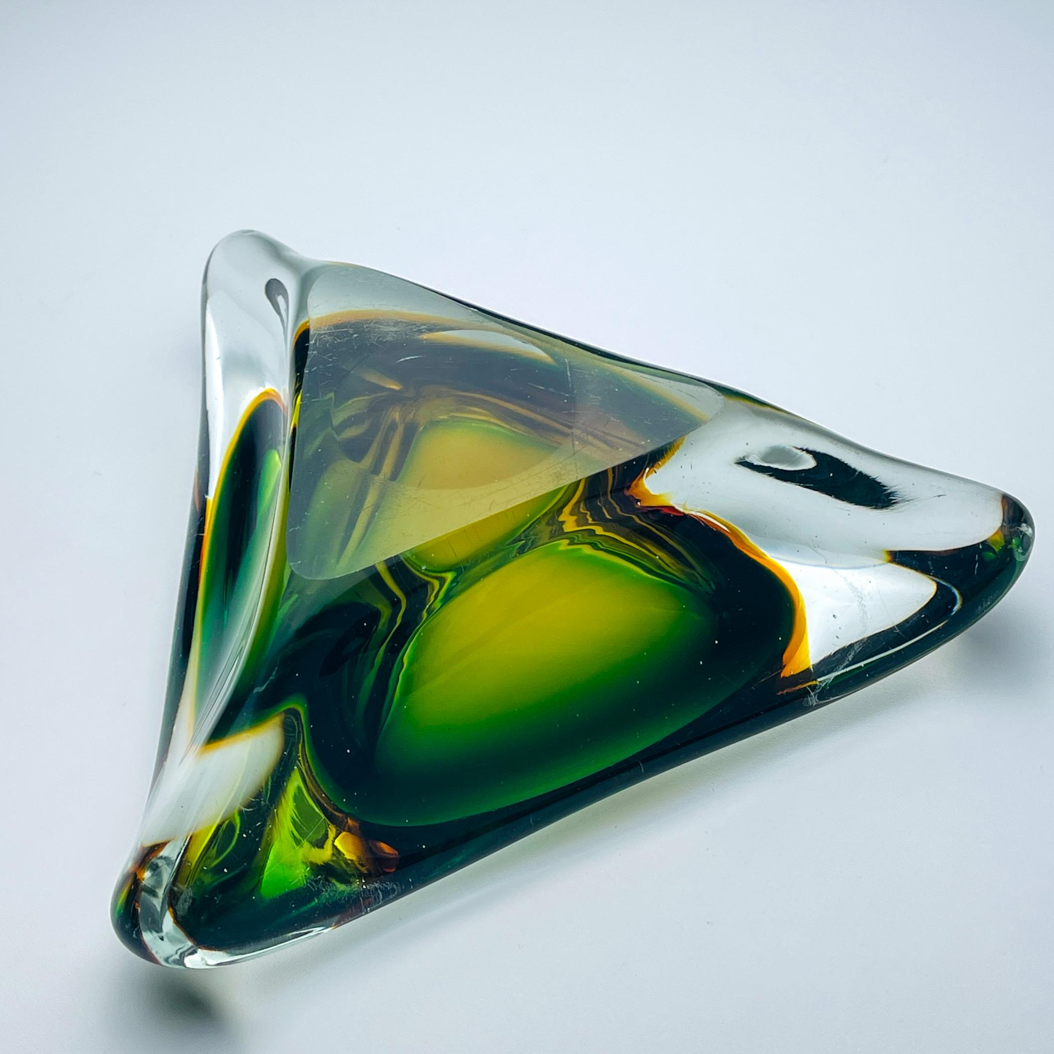 Sommerso Murano-Glas-Aschenbecher von Arte Nuova, Italien, 1960er Jahre (Moderne der Mitte des Jahrhunderts) im Angebot