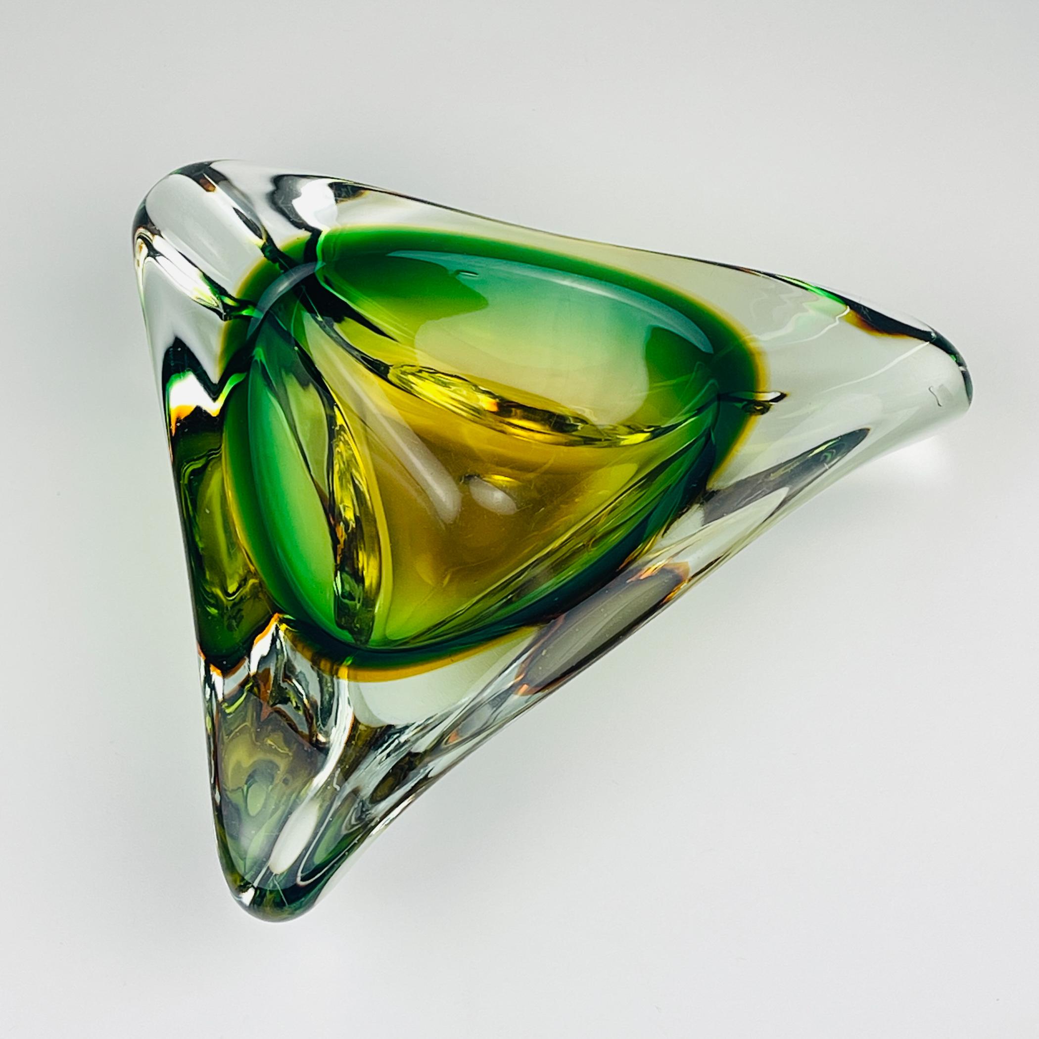 Sommerso Murano-Glas-Aschenbecher von Arte Nuova, Italien, 1960er Jahre (Italienisch) im Angebot