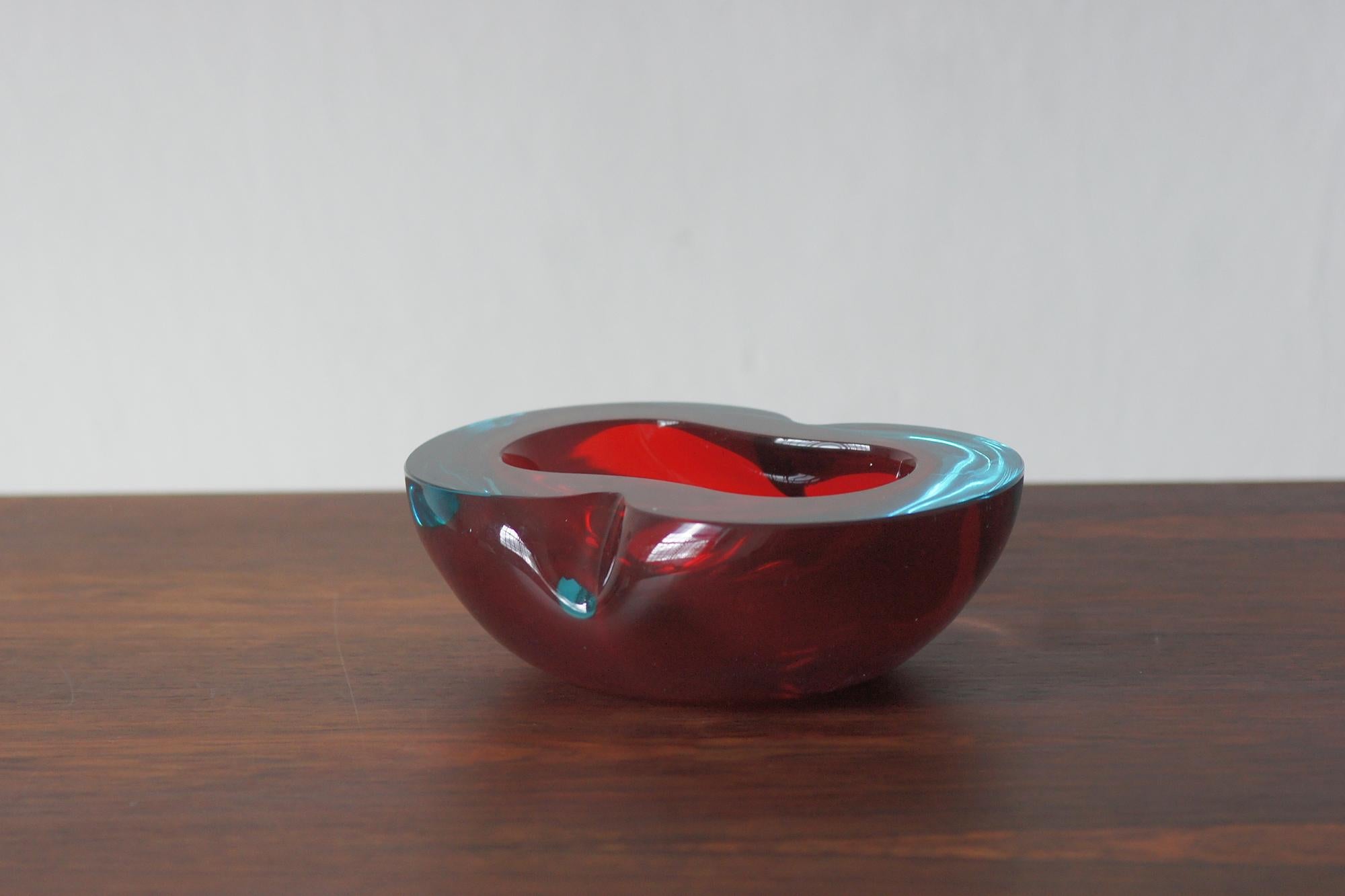 Vetro artistico Ciotola in vetro di Murano Sommerso Italia anni '70 in vendita