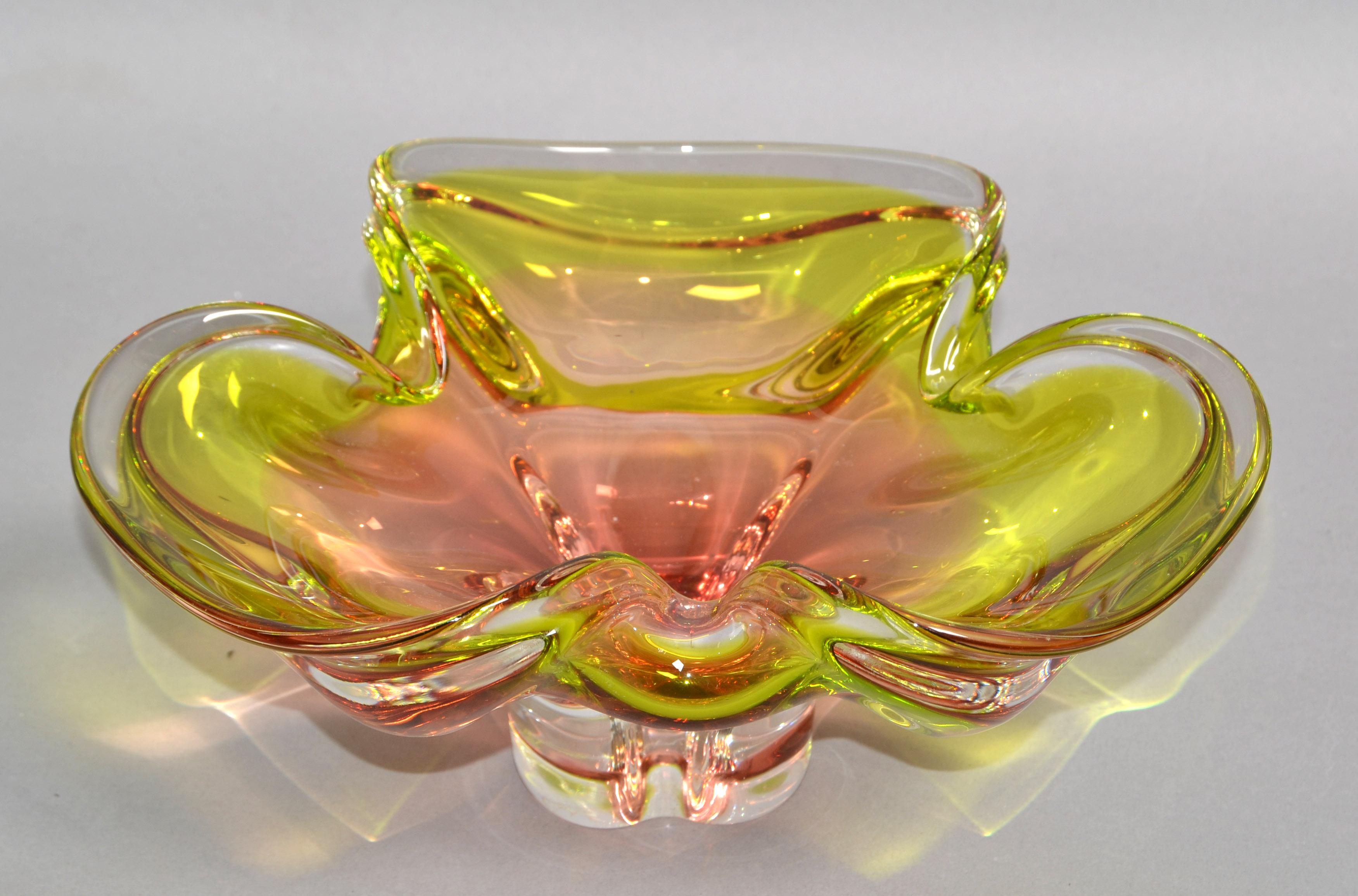 Sommerso Murano Glass Clover Shape Bowl Catchall Rose Green Clear Colors Seguso  For Sale 5