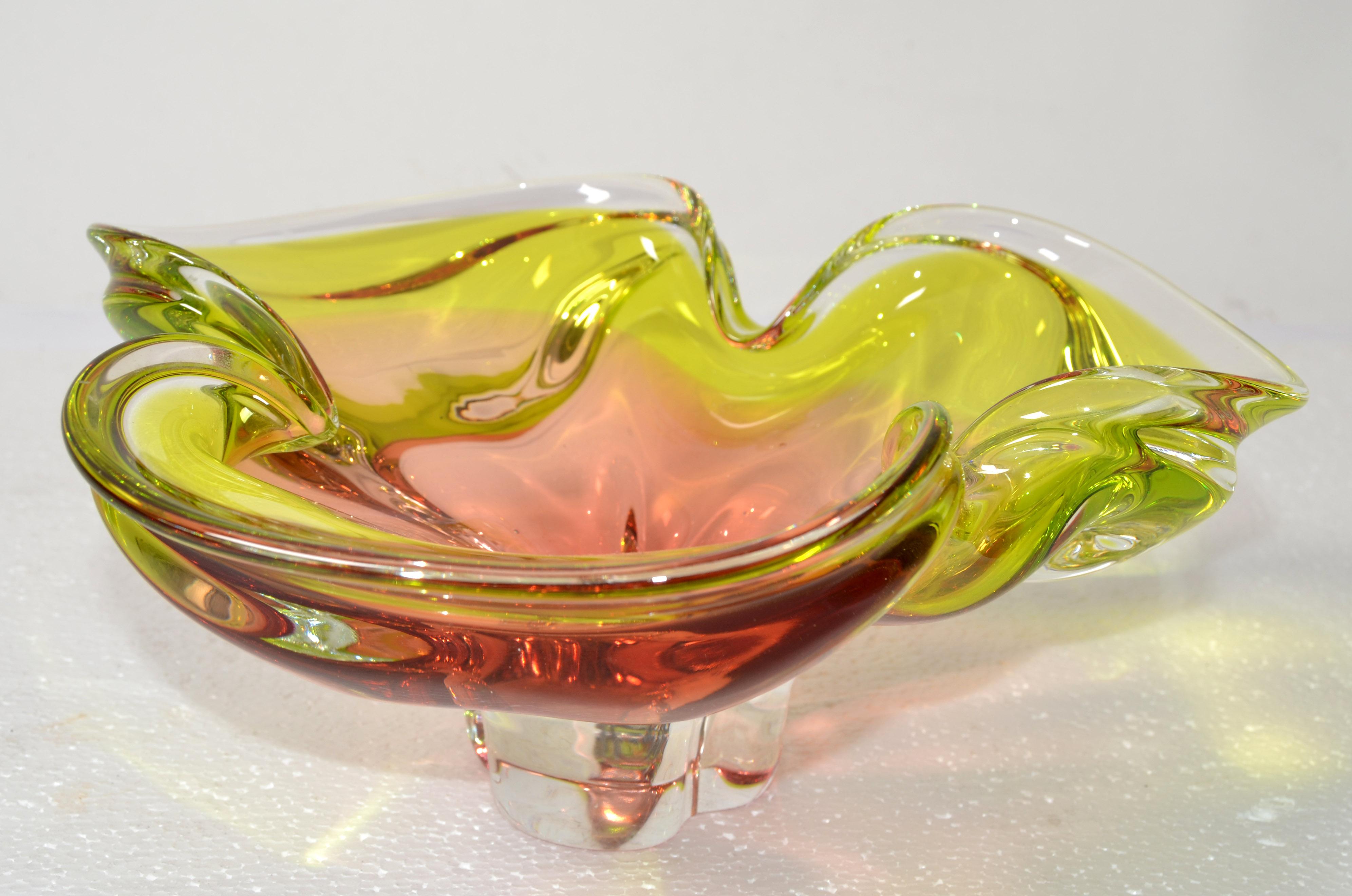 Hand-Crafted Sommerso Murano Glass Clover Shape Bowl Catchall Rose Green Clear Colors Seguso  For Sale