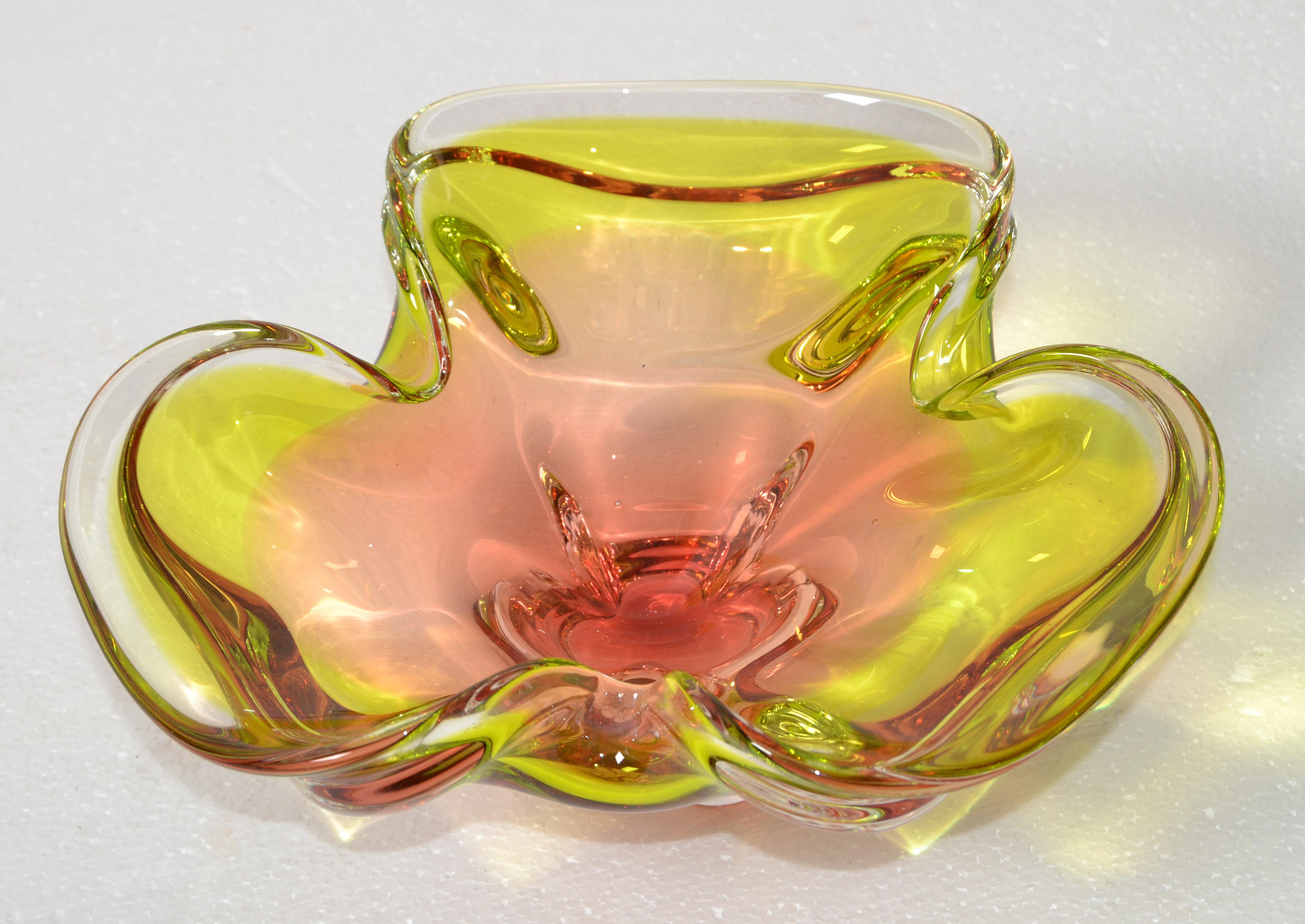 20th Century Sommerso Murano Glass Clover Shape Bowl Catchall Rose Green Clear Colors Seguso  For Sale