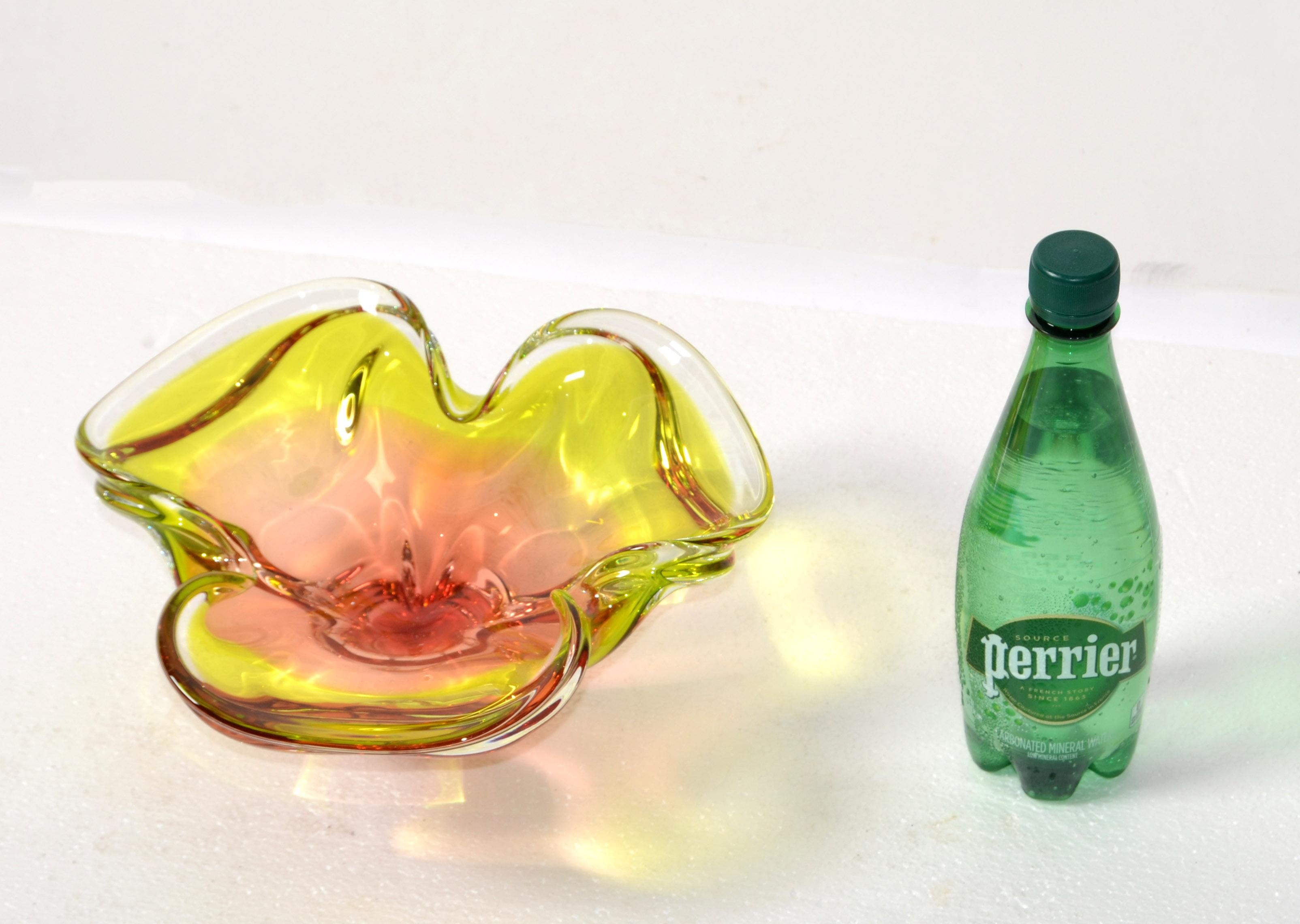 Sommerso Murano Glass Clover Shape Bowl Catchall Rose Green Clear Colors Seguso  For Sale 2