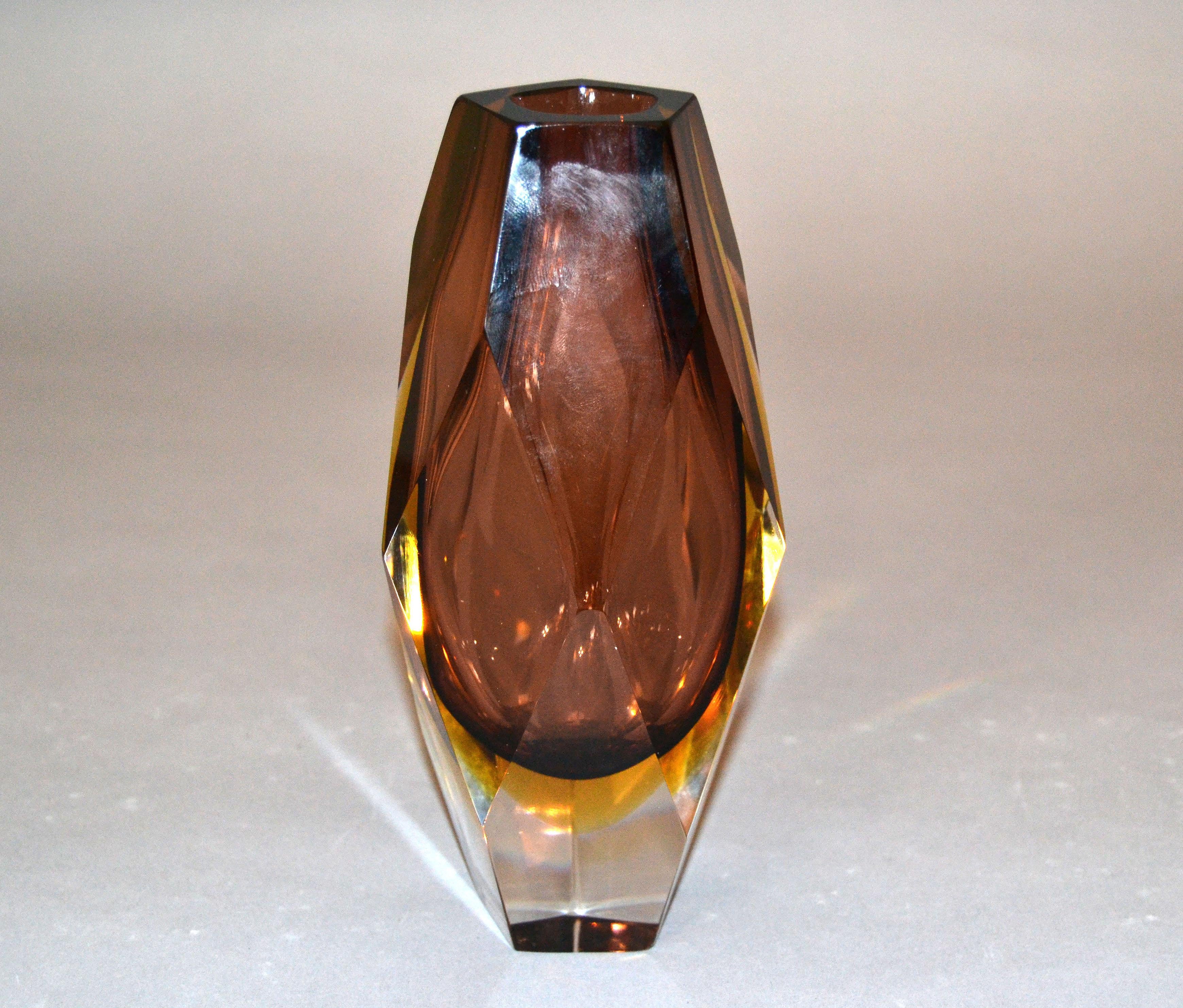 Sommerso Murano Glass Faceted Vase in Burgundy by Alessandro Mandruzzato 2