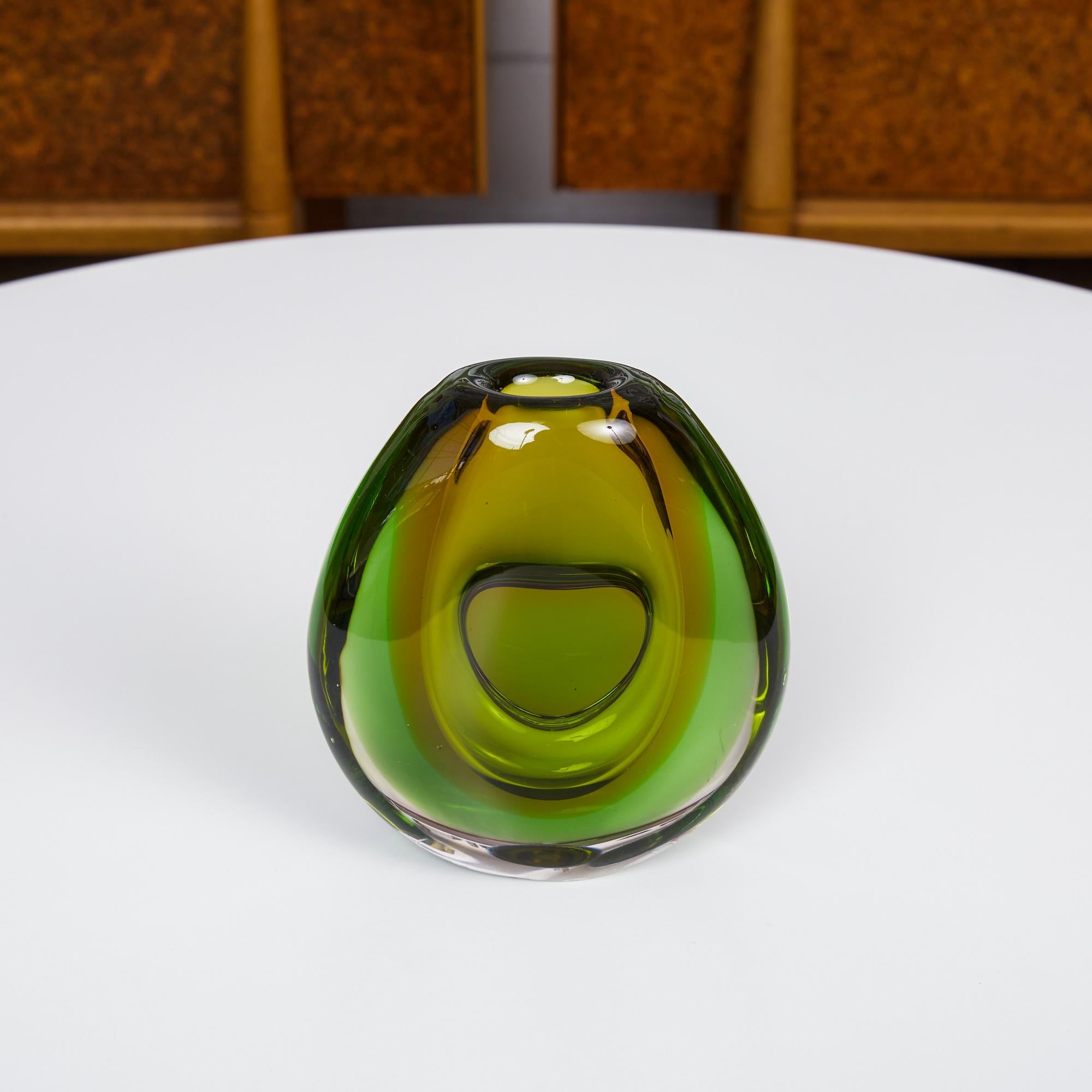 Sommerso Murano Glass Vase by Flavio Poli In Excellent Condition In Los Angeles, CA