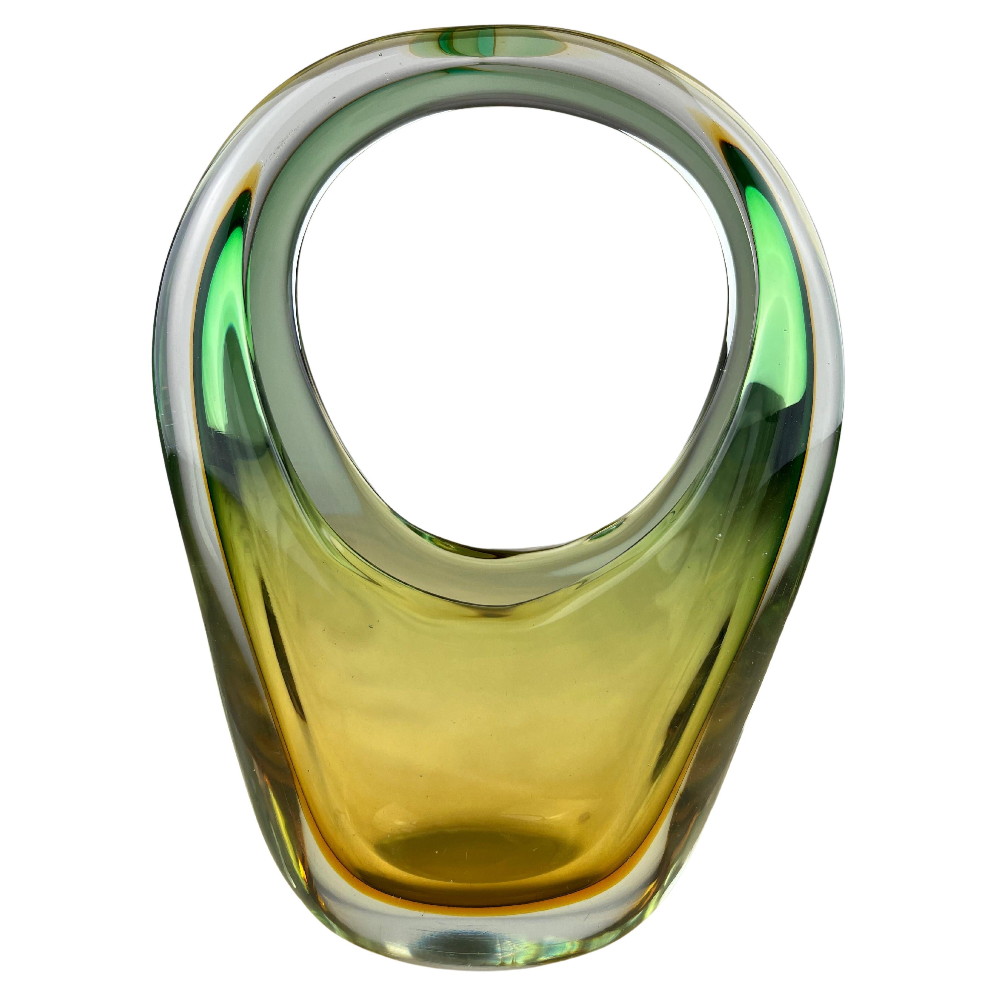 Vase en verre Murano Glass Sommerso  Fabriqué en Italie dans les années 1960 en vente
