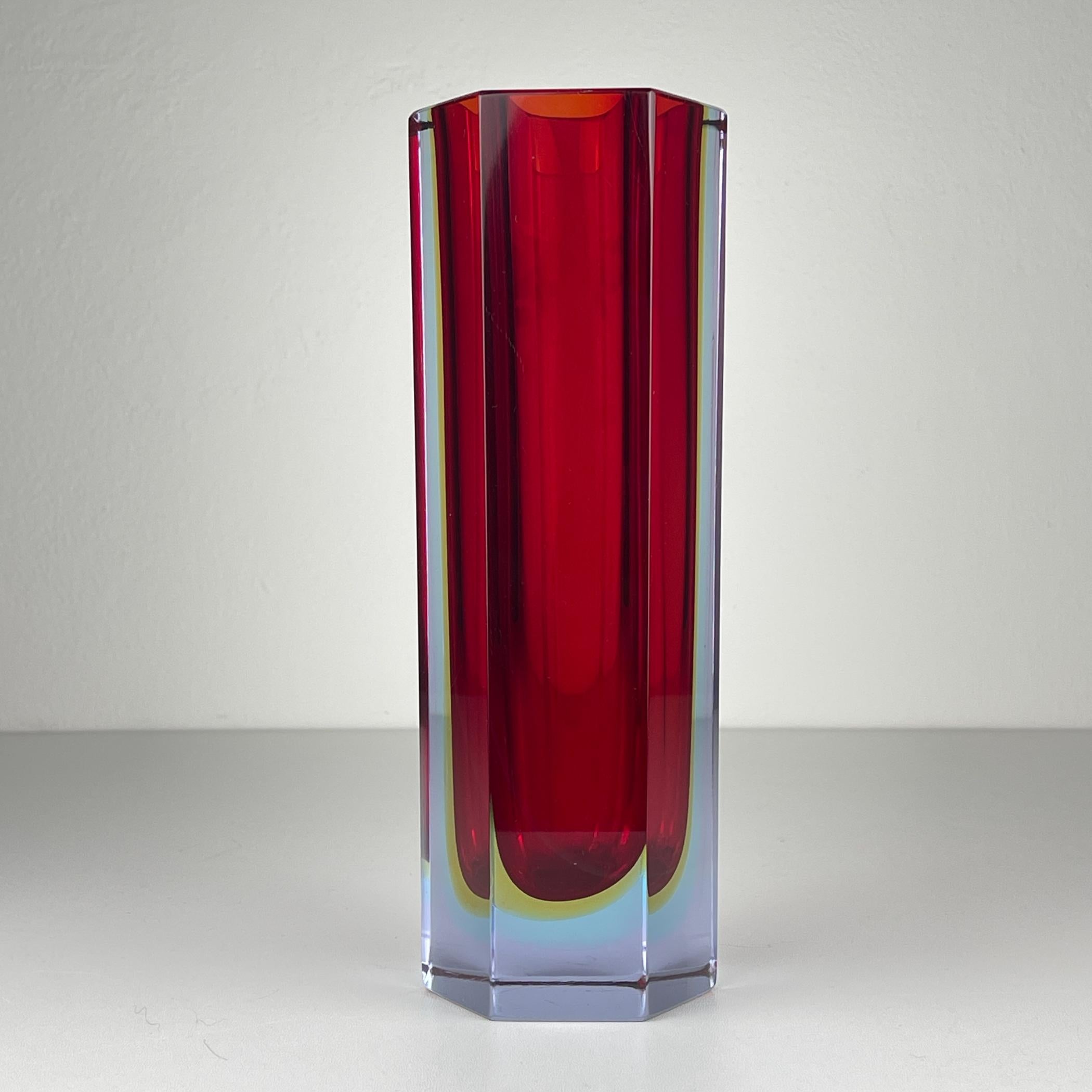 Original Murano glass vase Sommerso in style Flavio Poli made in Italy in the 1970s.

The vintage vase is in very good vintage condition, with no damage.

Dimensions:
Width: 9 cm / 3.54 inches
Height: 25 cm / 9.84 inches

We offer a secure worldwide