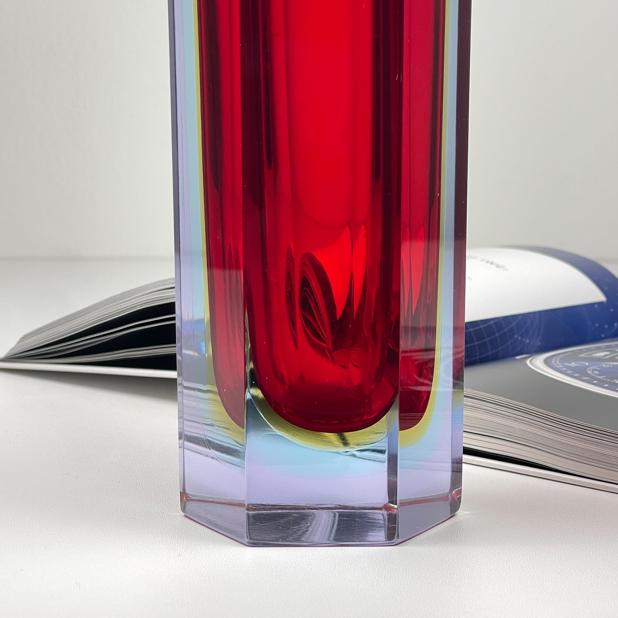 Sommerso murano glass vase style Flavio Poli, Italy 1970s In Good Condition For Sale In Miklavž Pri Taboru, SI