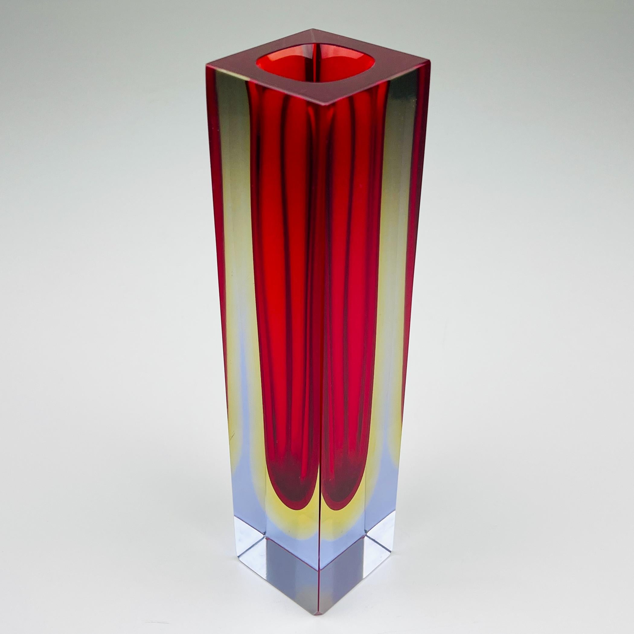 Vetro di Murano Vaso in vetro di Murano Sommerso rosso, stile Flavio Poli, Italia anni '70 in vendita