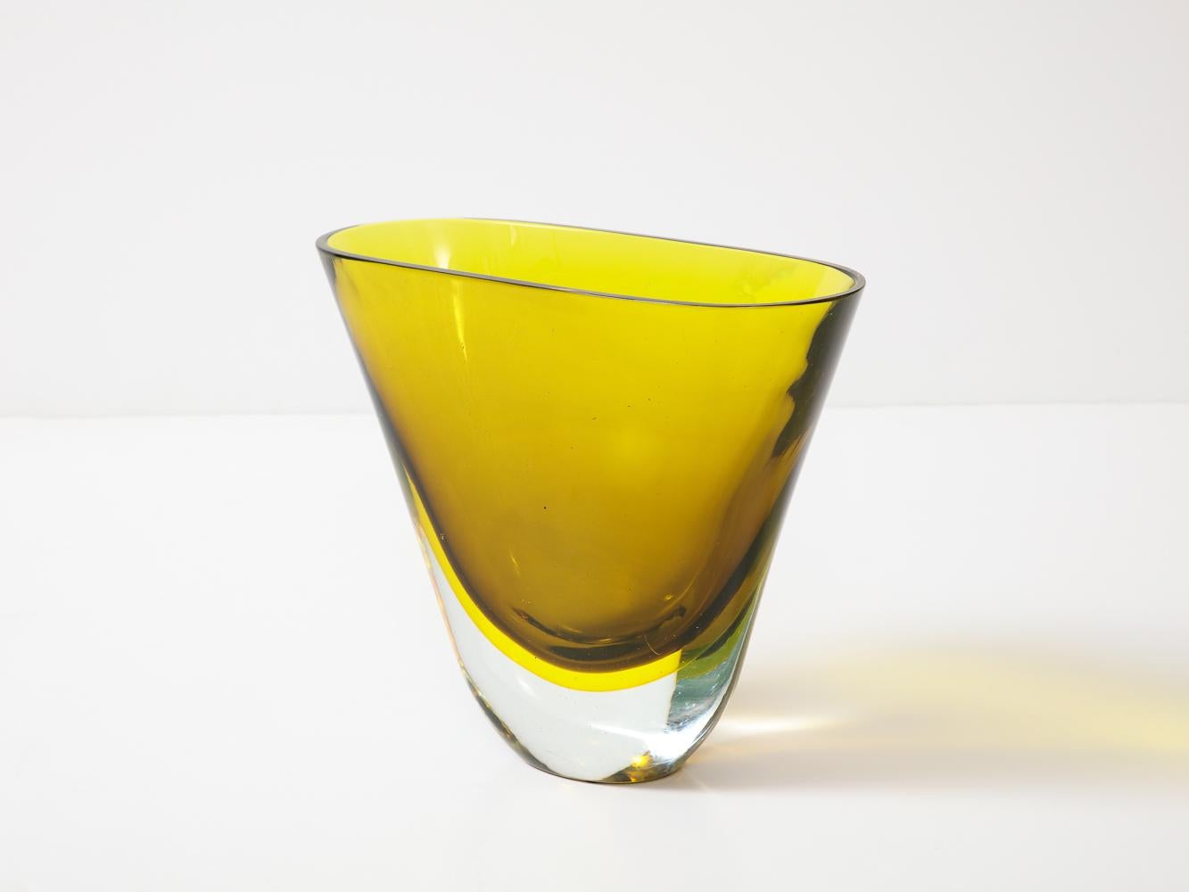 Hand-Crafted Sommerso Vase by Flavio Poli for Seguso Vetri D'Arte For Sale