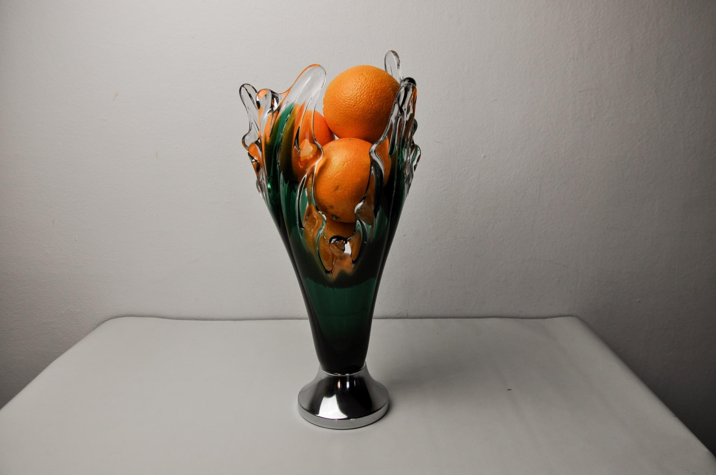 Superb and rare green sommerso vase designed and made for murano seguso in the 1970s. Artisanal work of glass according to the 
