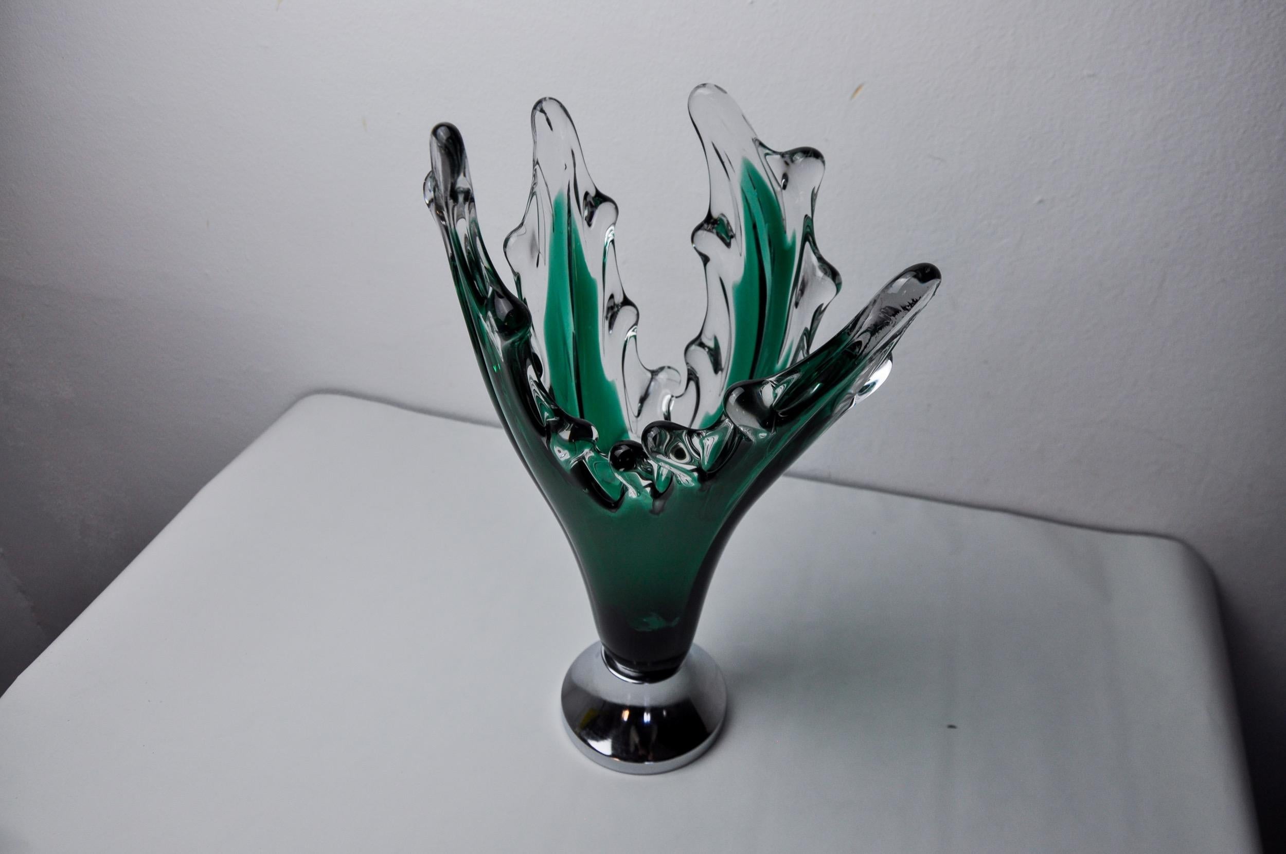 Italian Sommerso vase by seguso in green murano glass, Italy, 1970 For Sale